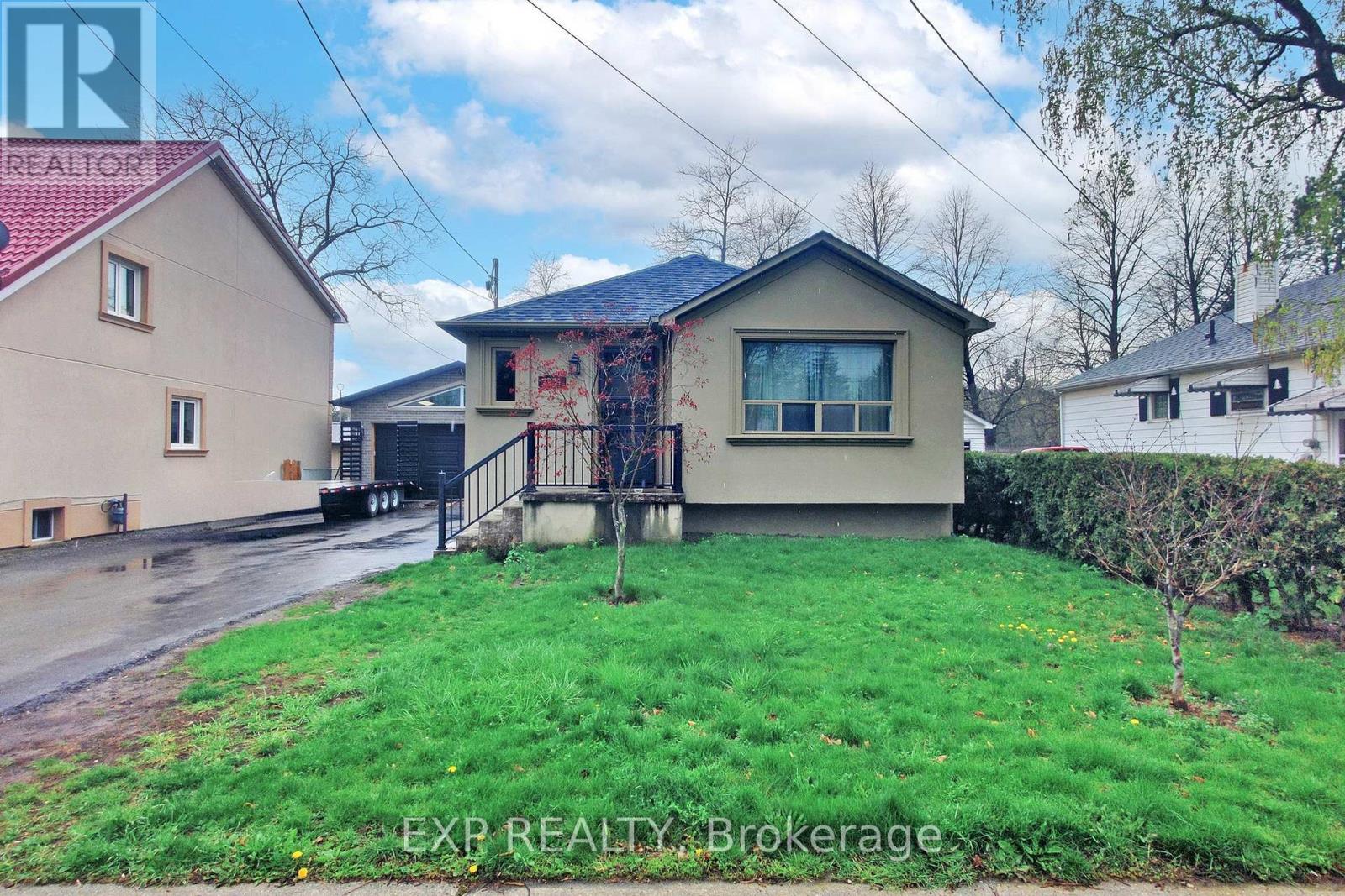 Property at 3034 PARKERHILL ROAD E image 1