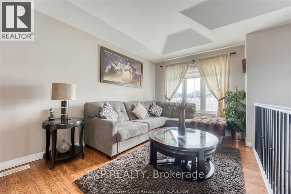 58 Homesteads Drive, Chatham-Kent, Ontario  N0P 2L0 - Photo 5 - X12099681
