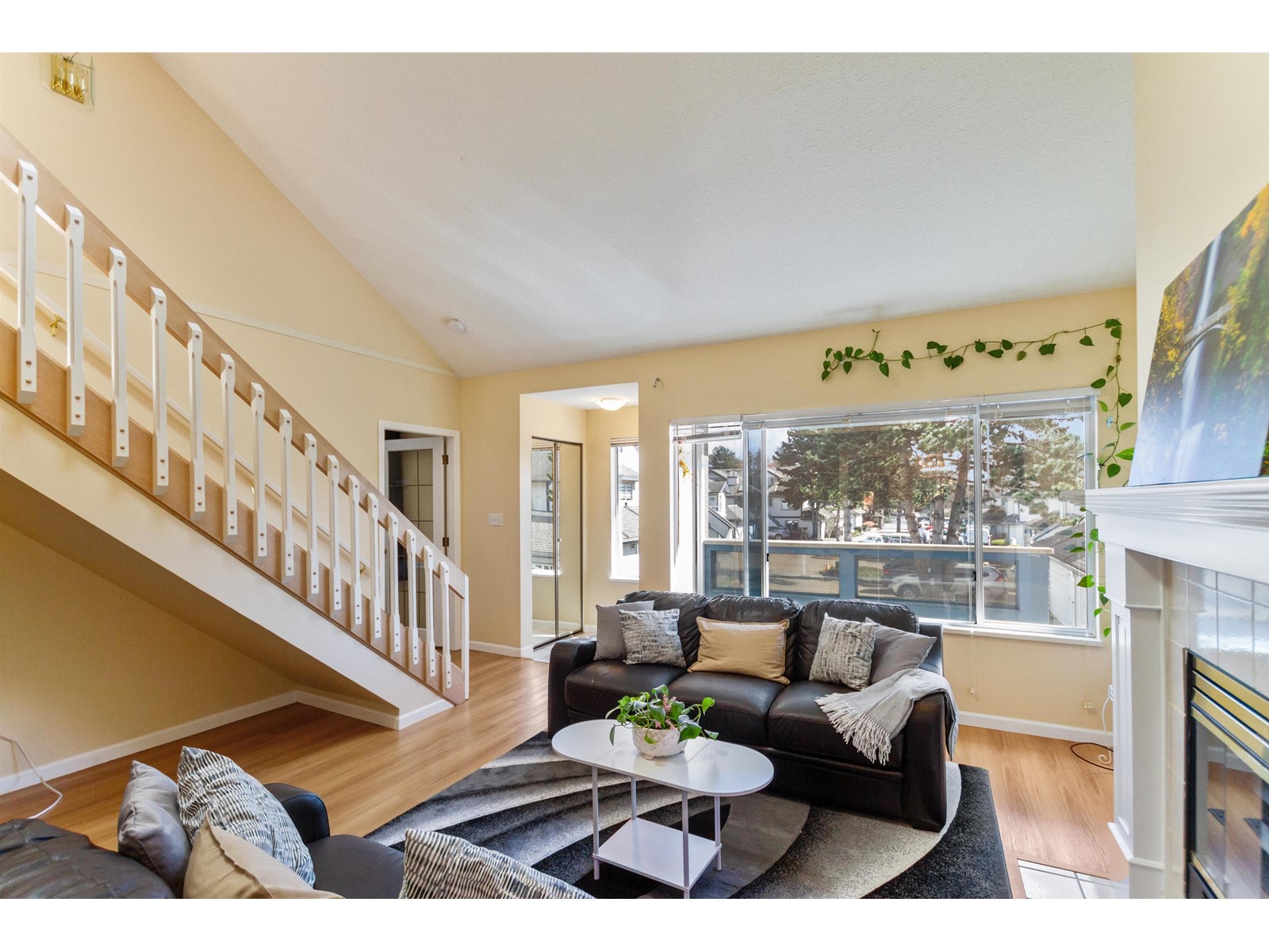 219 7837 120a Street, Surrey, British Columbia  V3W 0W9 - Photo 4 - R2990813