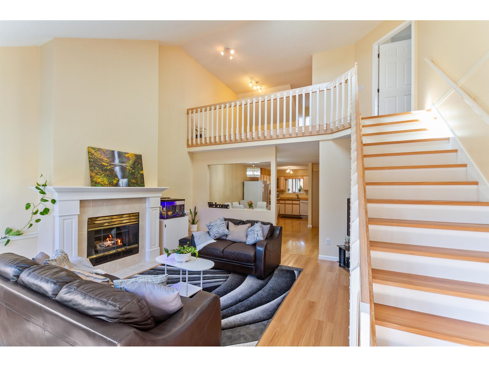 219 7837 120a Street, Surrey, British Columbia  V3W 0W9 - Photo 2 - R2990813