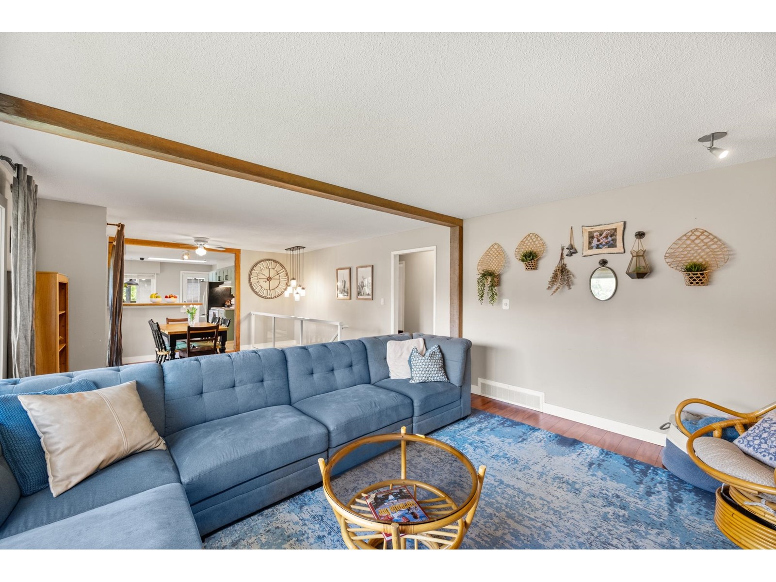 Property at 19812 40A AVENUE image 5