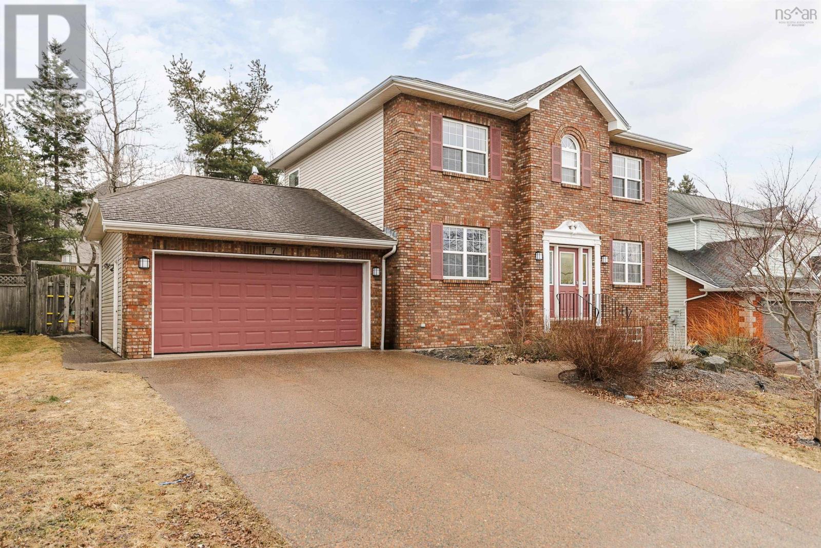 Property at 7 Berkshire Close image 2