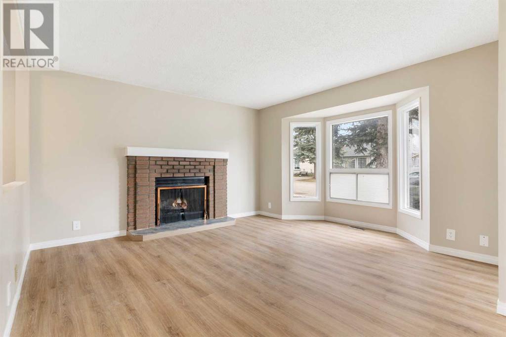 Property at 138 Sandstone Road NW image 5
