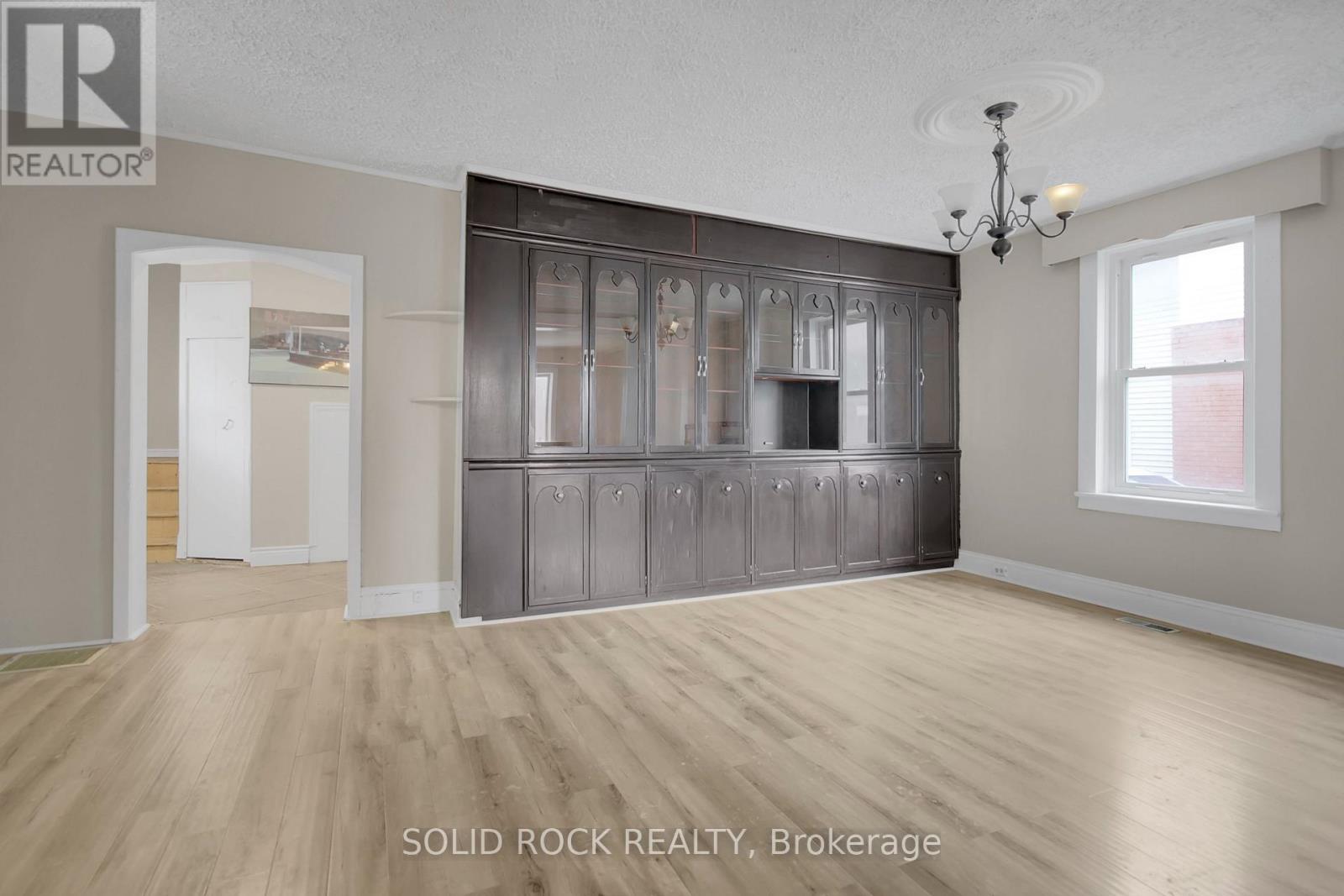 25 Burwash Street, Arnprior, Ontario  K7S 1V1 - Photo 10 - X12099793