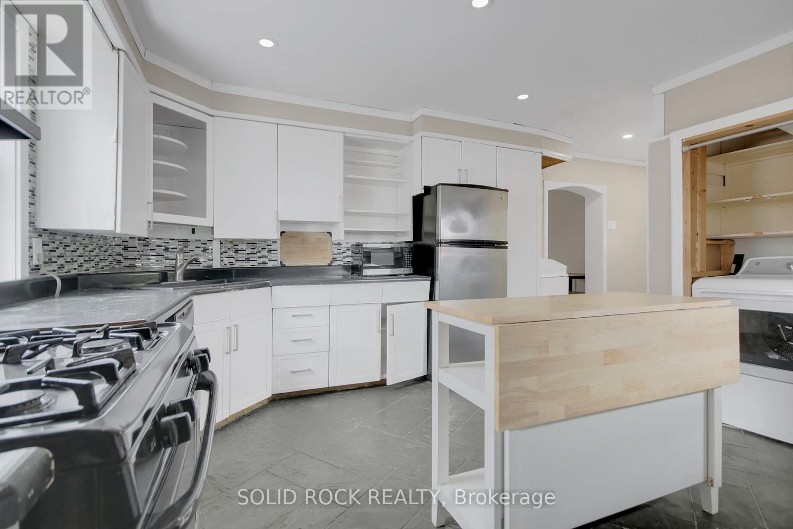 25 Burwash Street, Arnprior, Ontario  K7S 1V1 - Photo 16 - X12099793