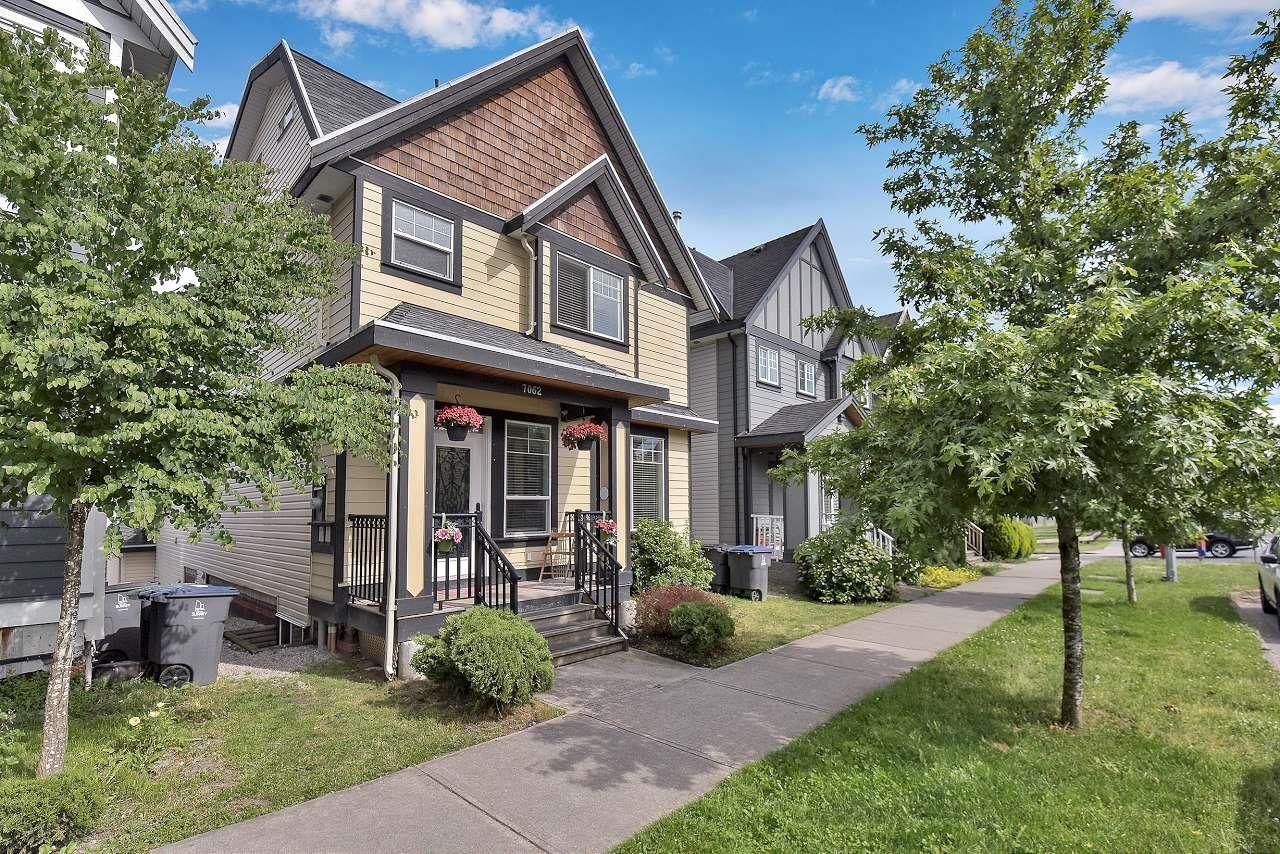 7062 148 Street, Surrey, British Columbia  V3S 2X3 - Photo 2 - R2992333