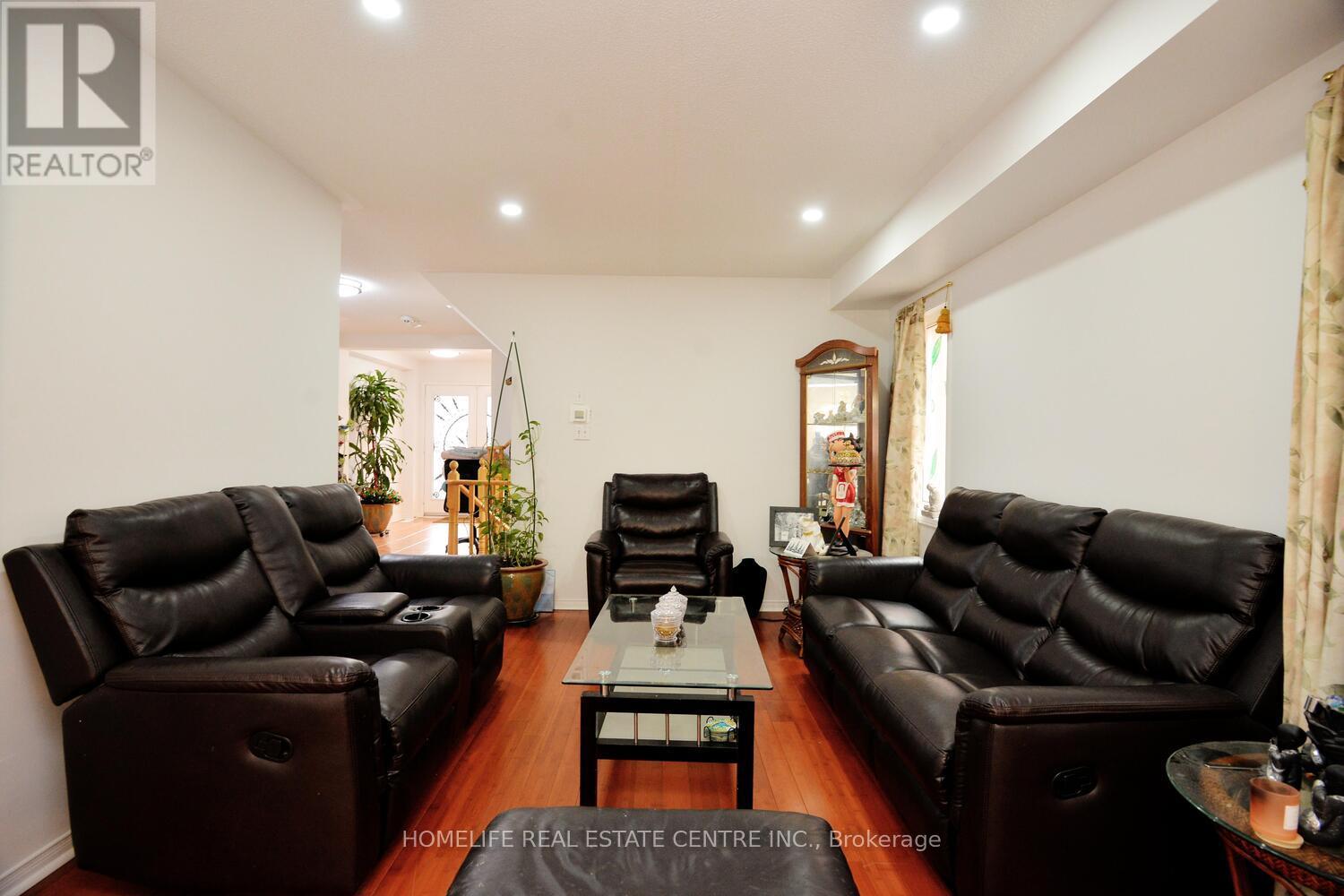 19 Briardale Road, Brampton, Ontario  L7A 1S4 - Photo 10 - W12097233