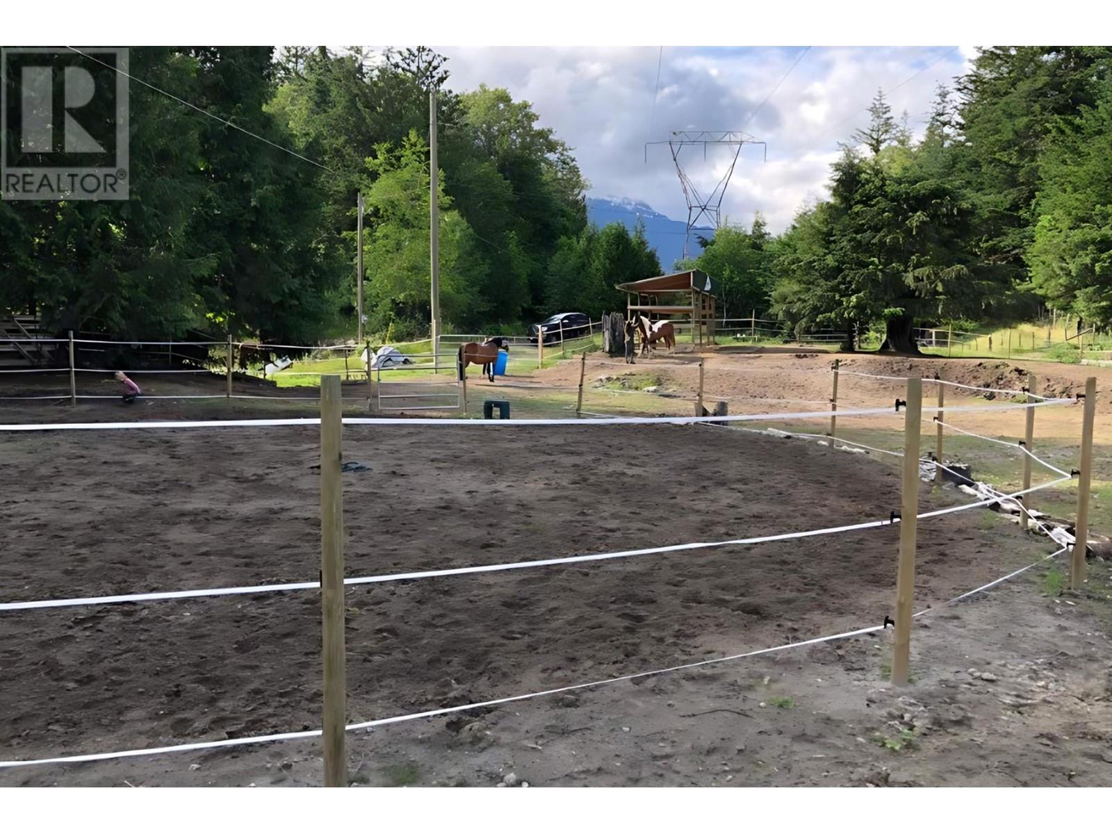 5051 Paradise Valley Road, Squamish, British Columbia  V0N 1H0 - Photo 13 - C8068609