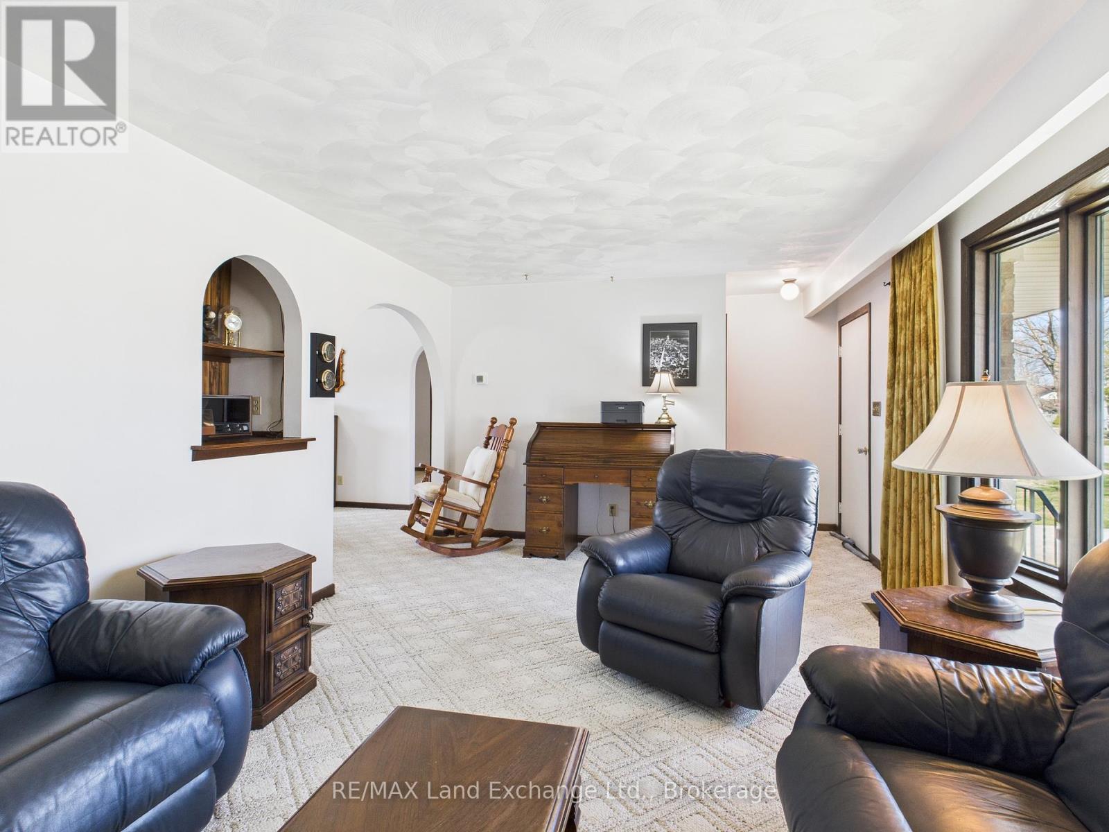 29 Huron Street, Huron-Kinloss, Ontario  N0G 2R0 - Photo 6 - X12099795