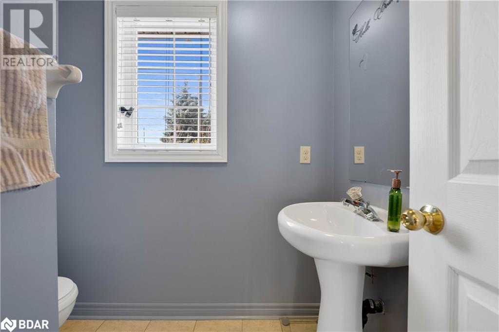 Property at 430 MAPLEVIEW Drive E Unit# 34 image 5