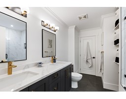 101 1551 FOSTER STREET, White Rock property photo listing R2993143 for sale