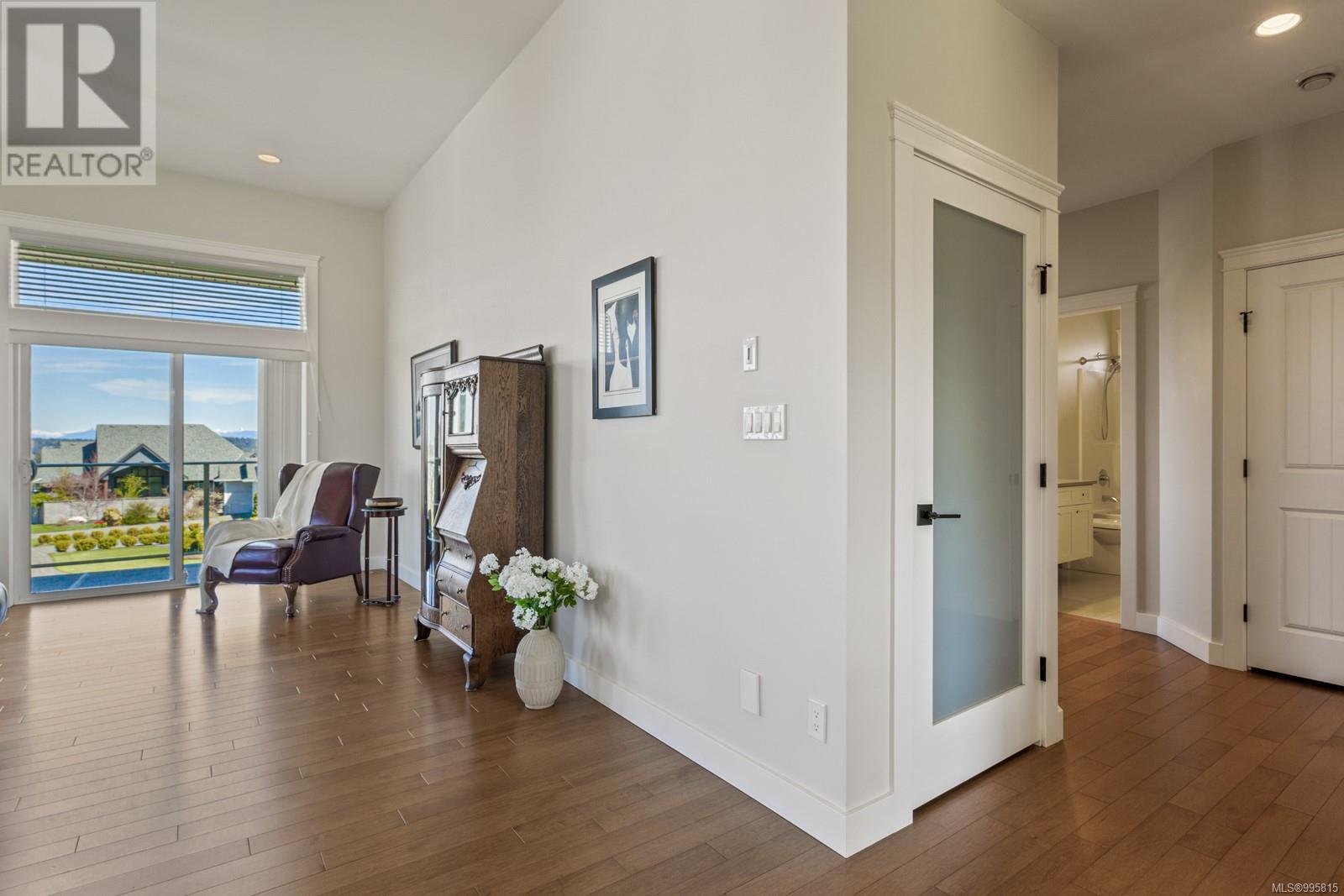 Property at 3407 Eagleview Cres image 5