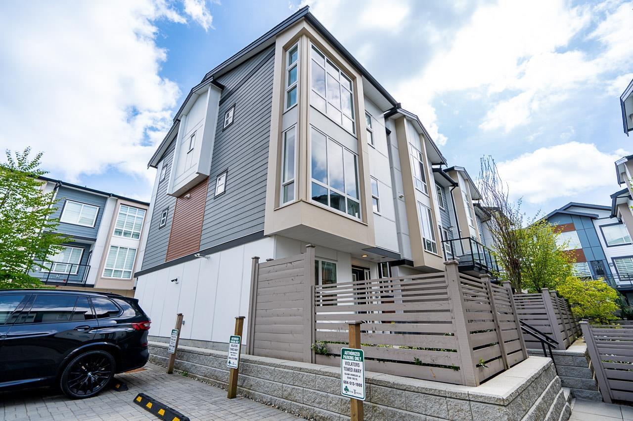 Property at 52 7670 207 STREET image 3