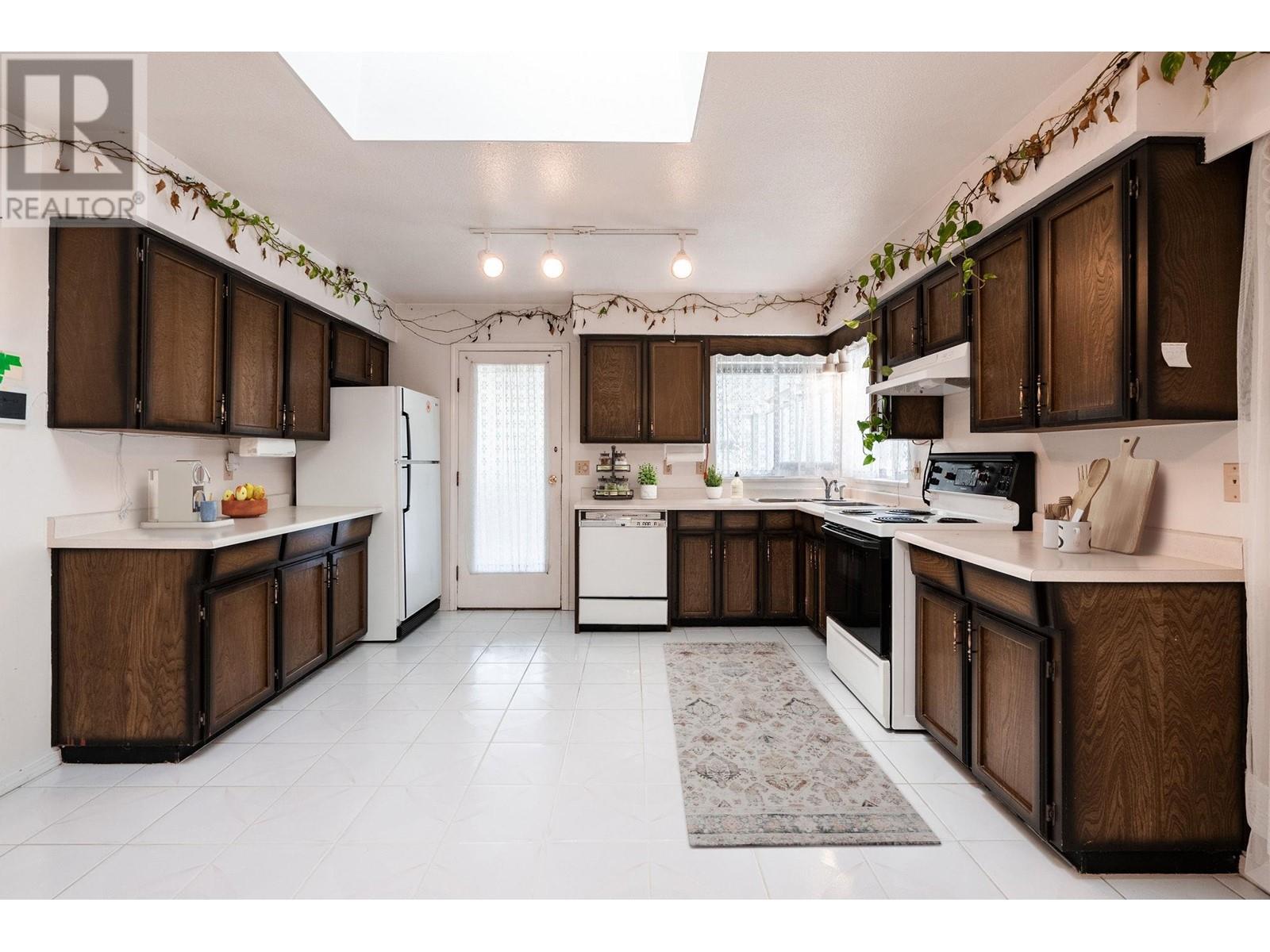 2908 W 28th Avenue, Vancouver, British Columbia  V6L 1X2 - Photo 6 - R2993054