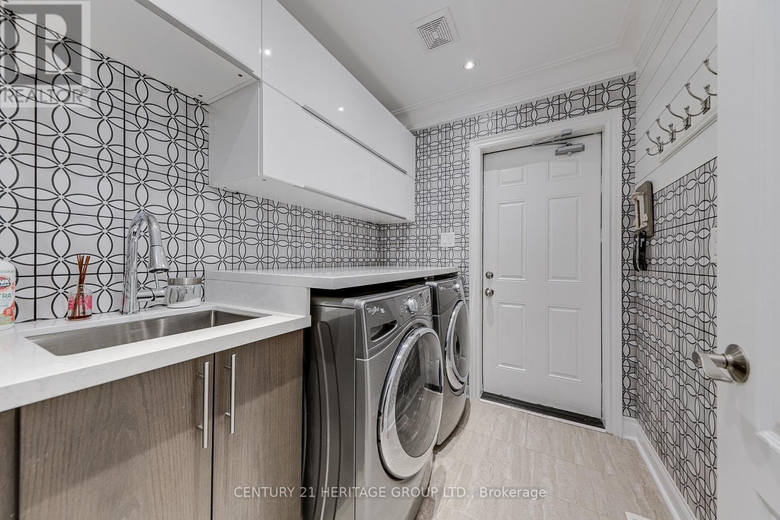 511 West Park Avenue W, Bradford West Gwillimbury, Ontario  L3Z 0N1 - Photo 15 - N12099789