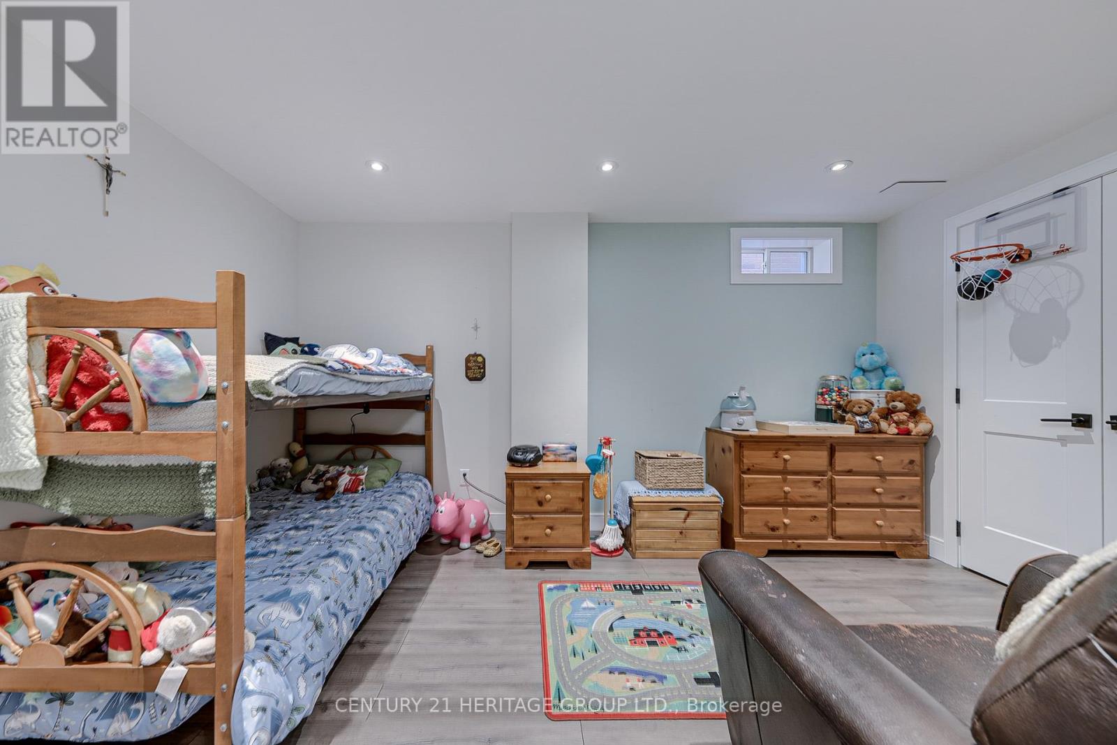 511 West Park Avenue W, Bradford West Gwillimbury, Ontario  L3Z 0N1 - Photo 24 - N12099789