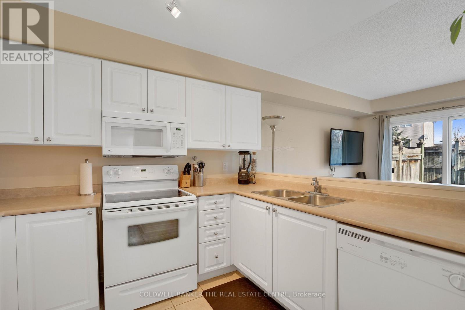 Property at 34 - 430 MAPLEVIEW DRIVE E image 5