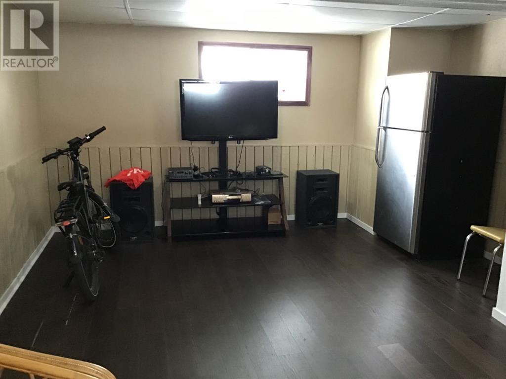 Property at 5112 48 Street image 4