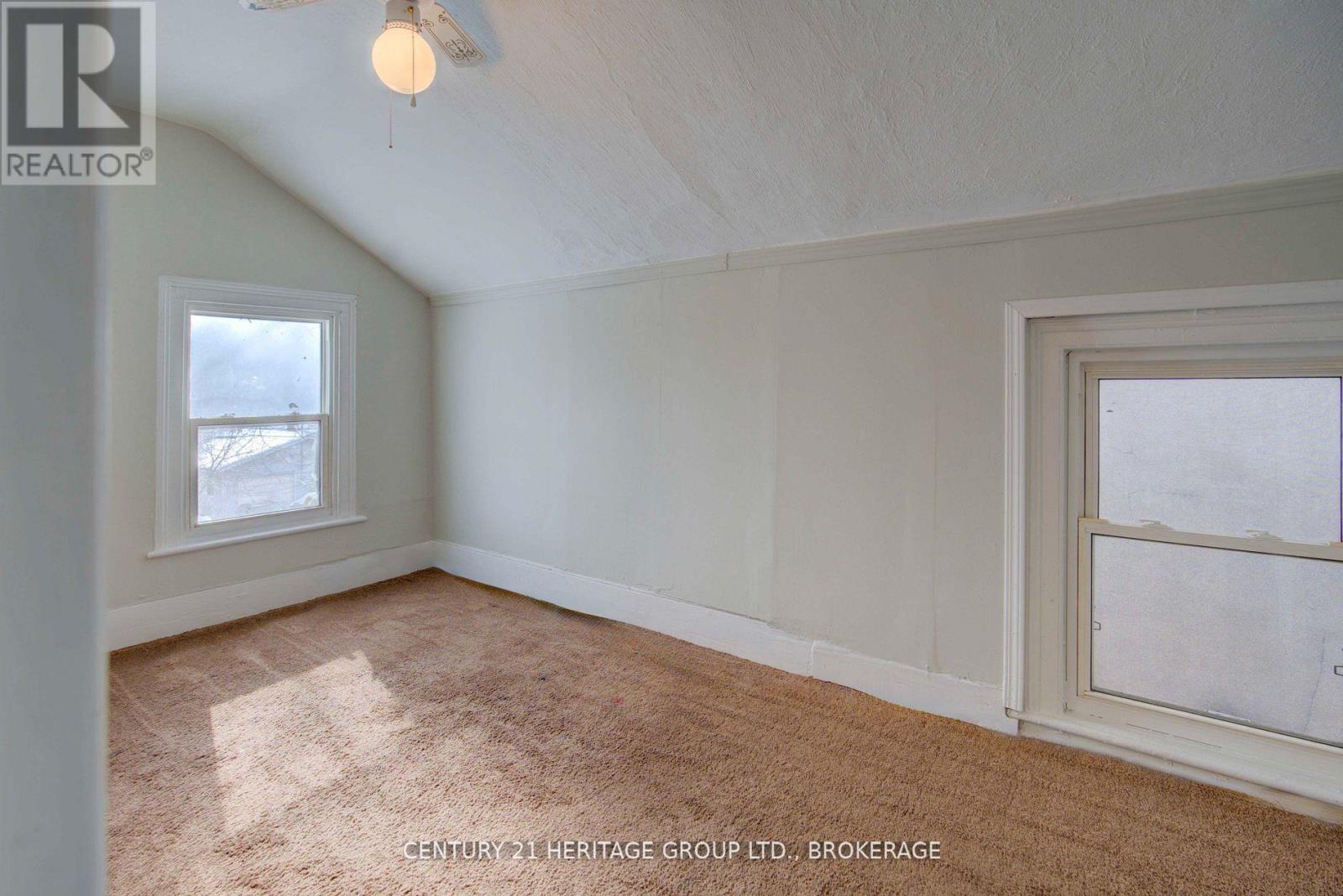 243 King Street E, Gananoque, Ontario  K7G 1G4 - Photo 10 - X12099815