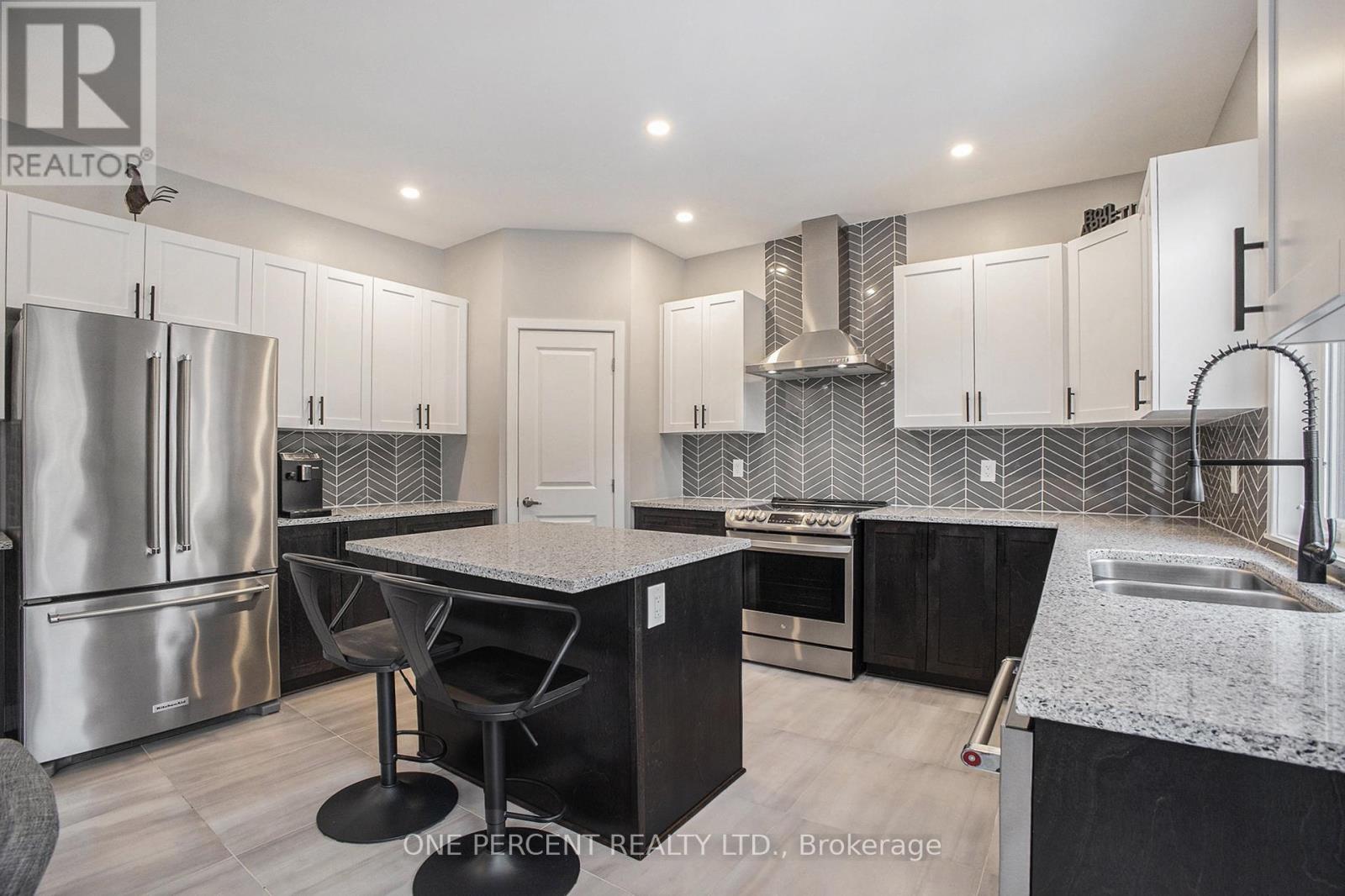 241 Fountainhead Drive, Ottawa, Ontario  K1W 0H3 - Photo 10 - X12099830