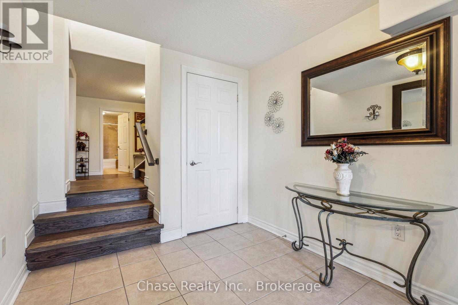 Property at 423 IRWIN STREET image 3