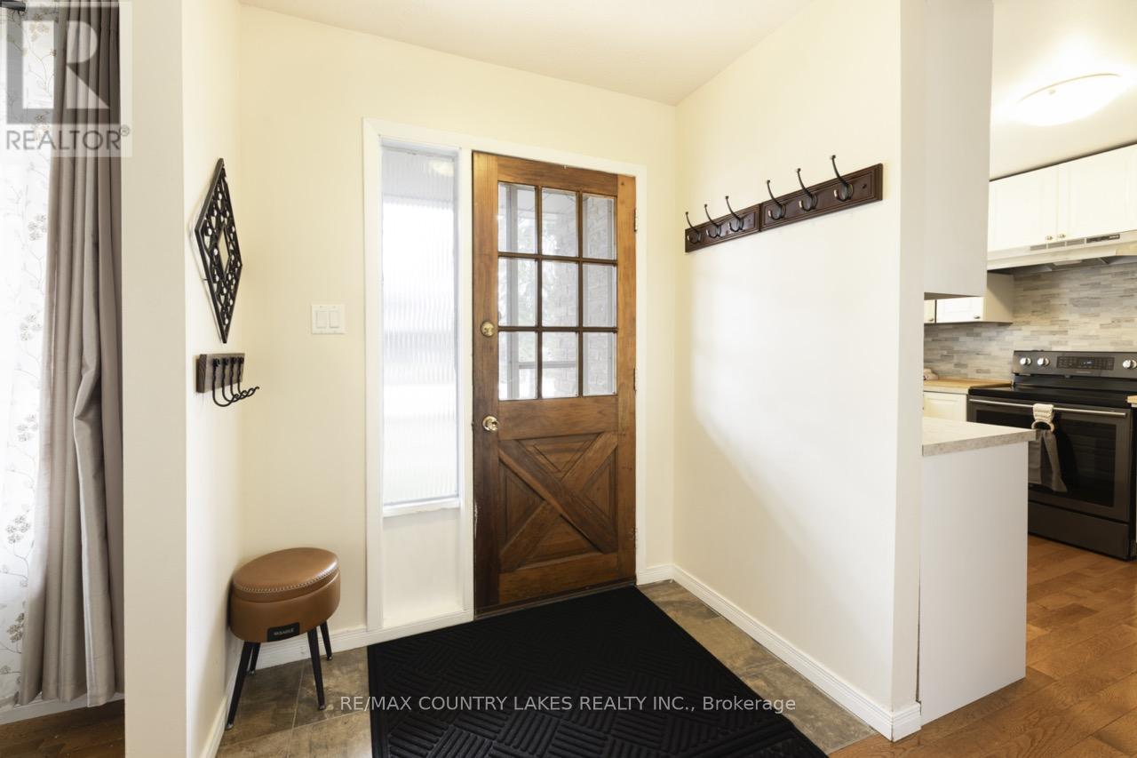 Property at 228 LAKELAND CRESCENT image 2
