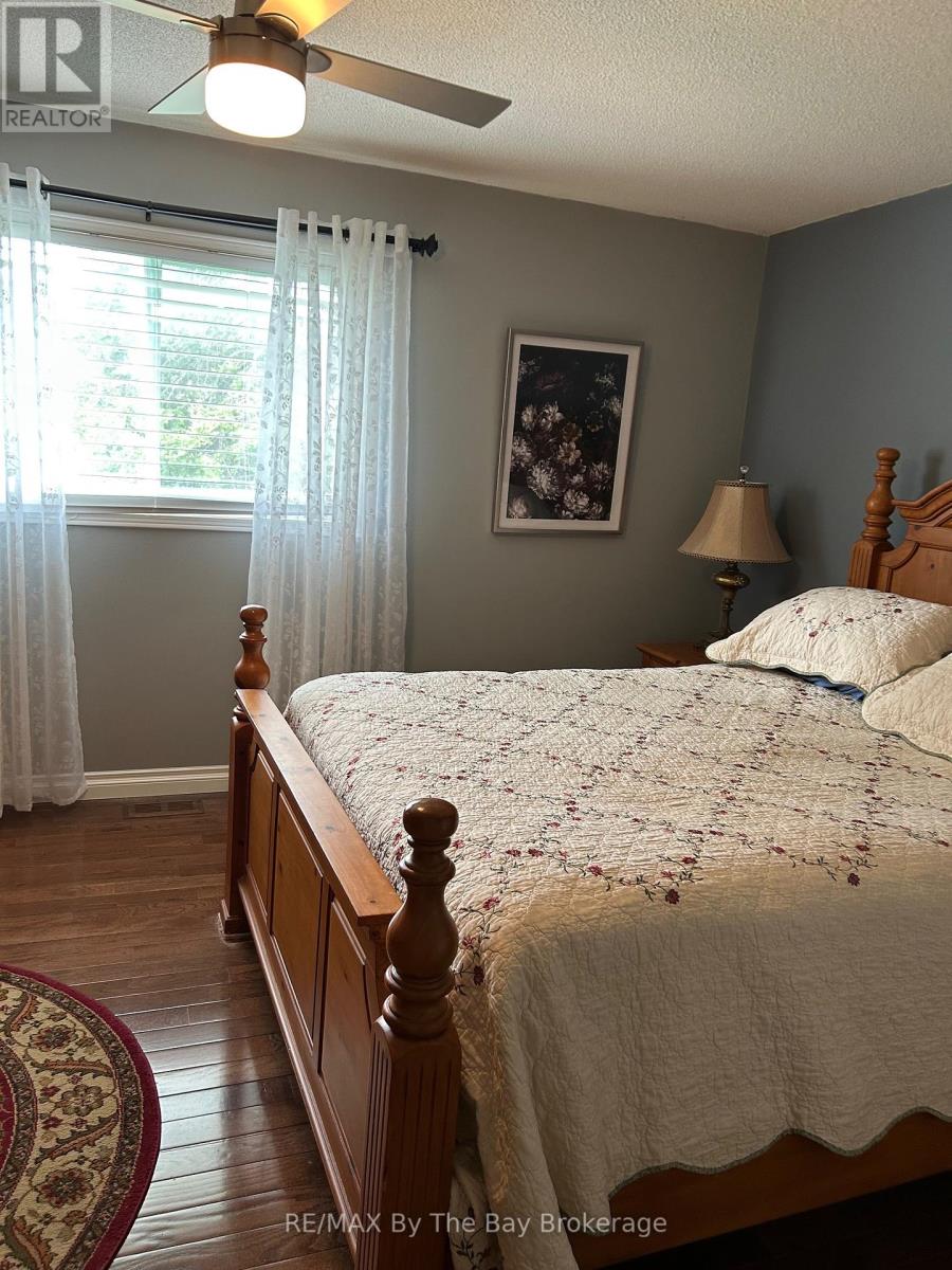 41 Evergreen Crescent, Wasaga Beach, Ontario  L9Z 1B6 - Photo 15 - S12099826