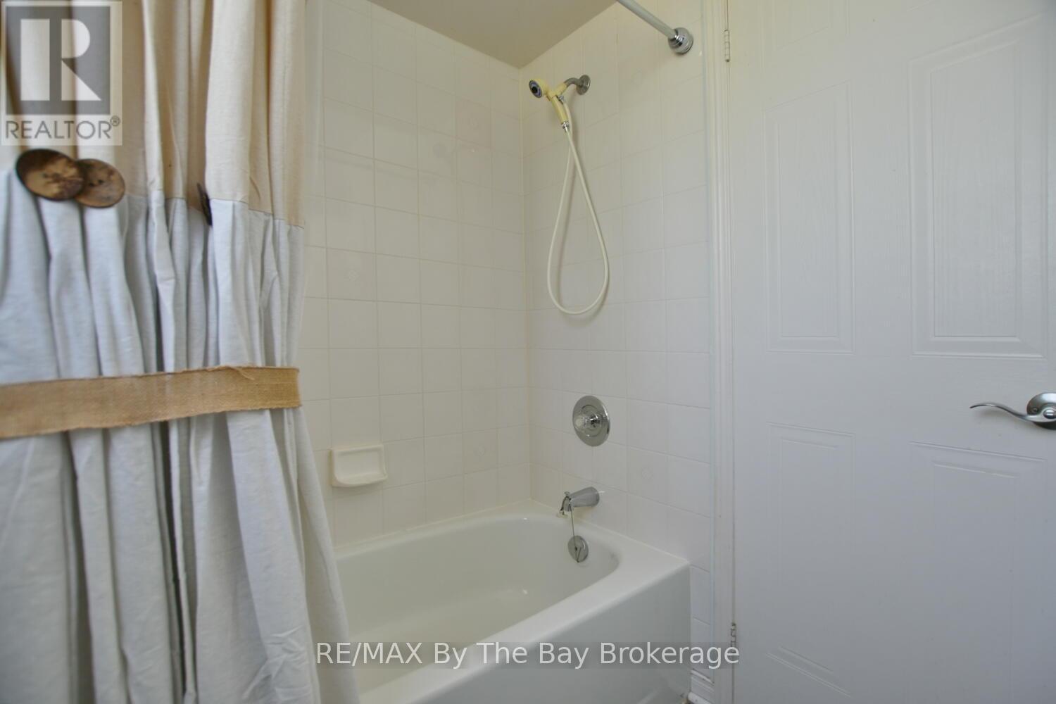 41 Evergreen Crescent, Wasaga Beach, Ontario  L9Z 1B6 - Photo 22 - S12099826