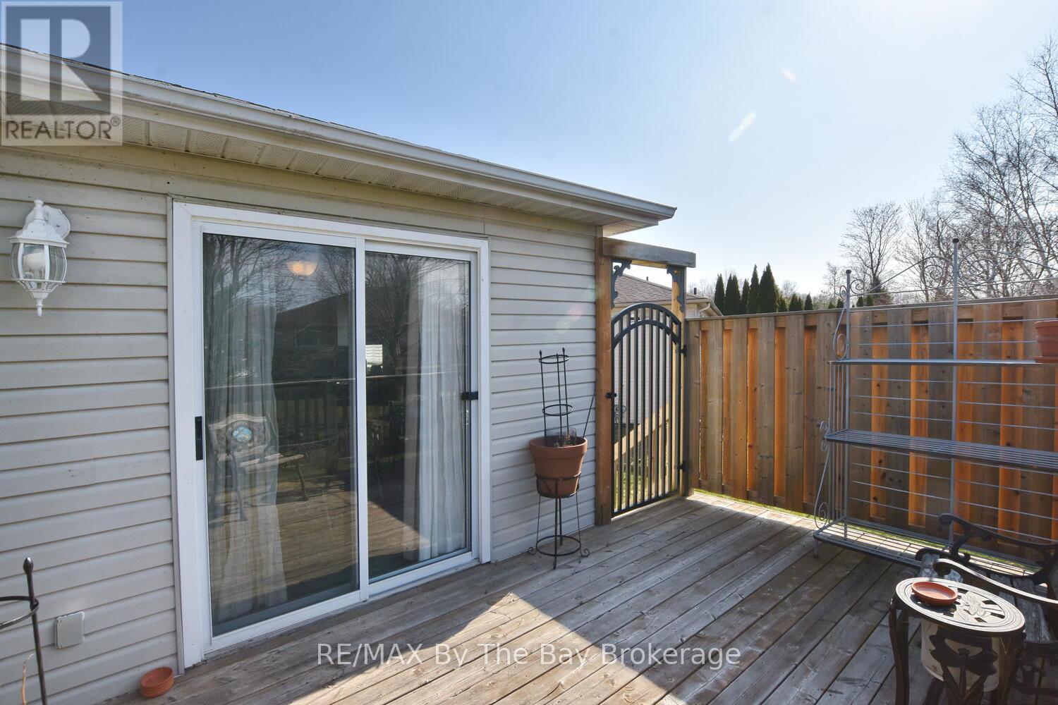 41 Evergreen Crescent, Wasaga Beach, Ontario  L9Z 1B6 - Photo 36 - S12099826