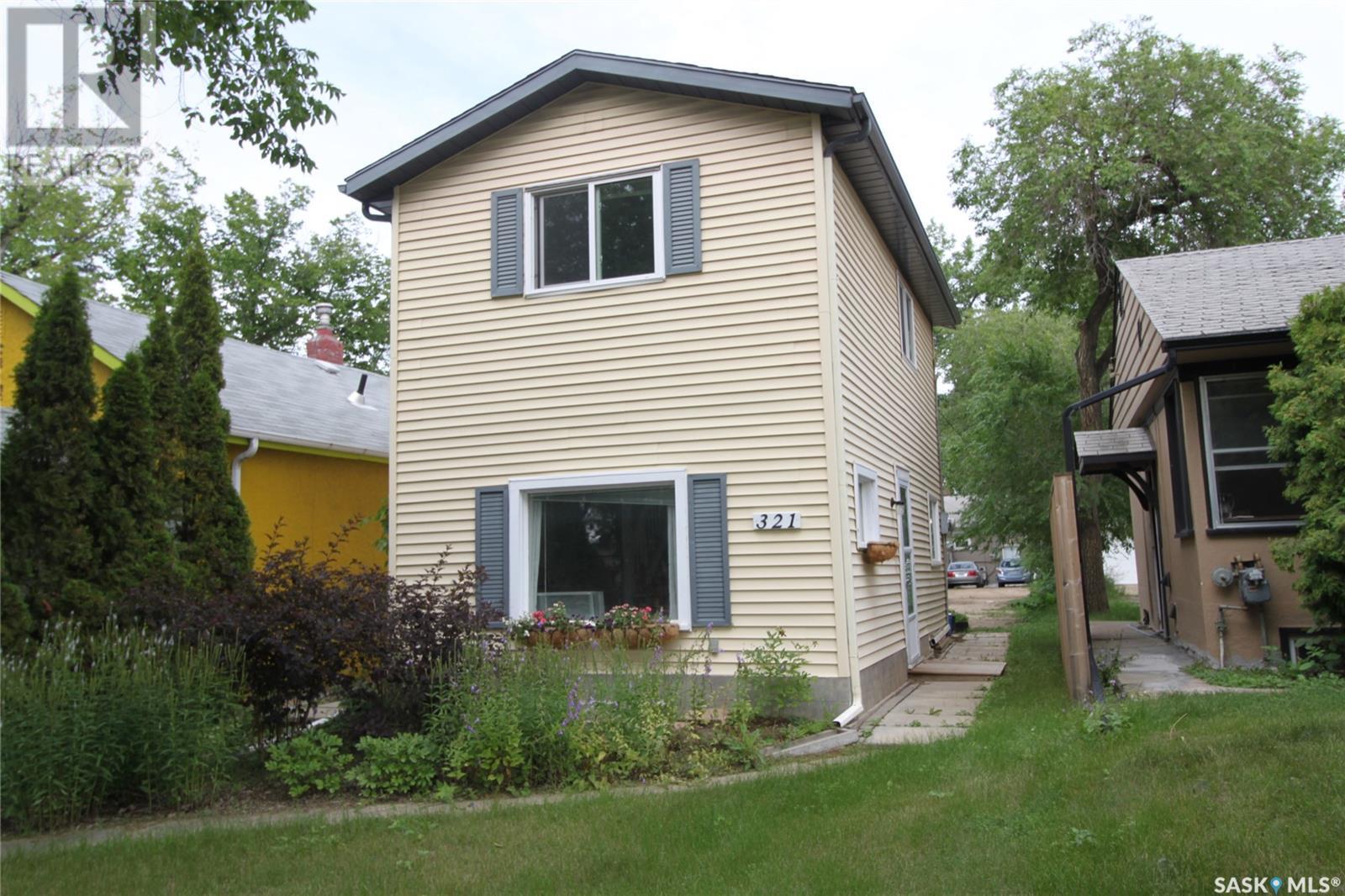 Property at 321 Bottomley AVENUE N image 1
