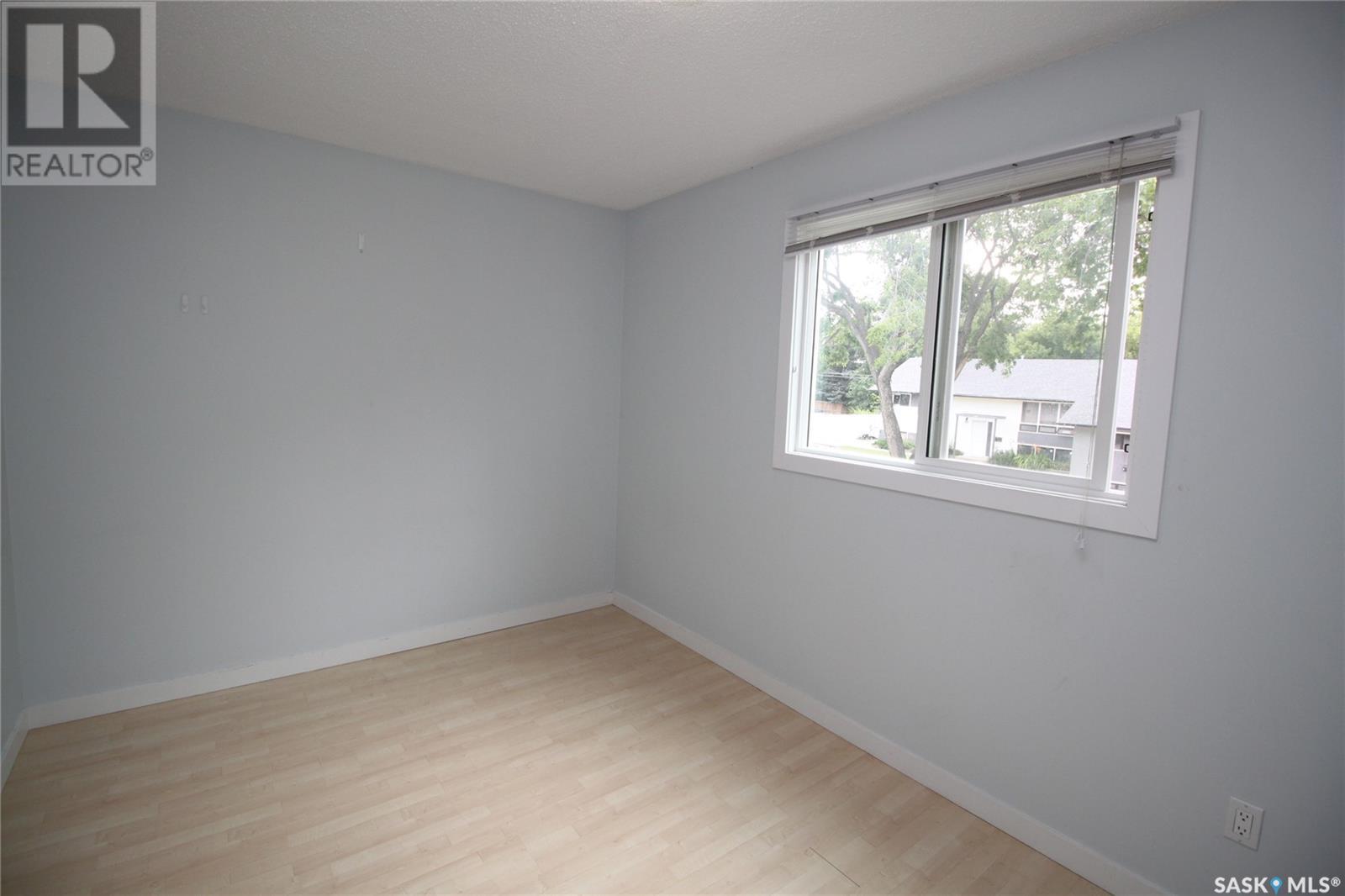 Property at 321 Bottomley AVENUE N image 5