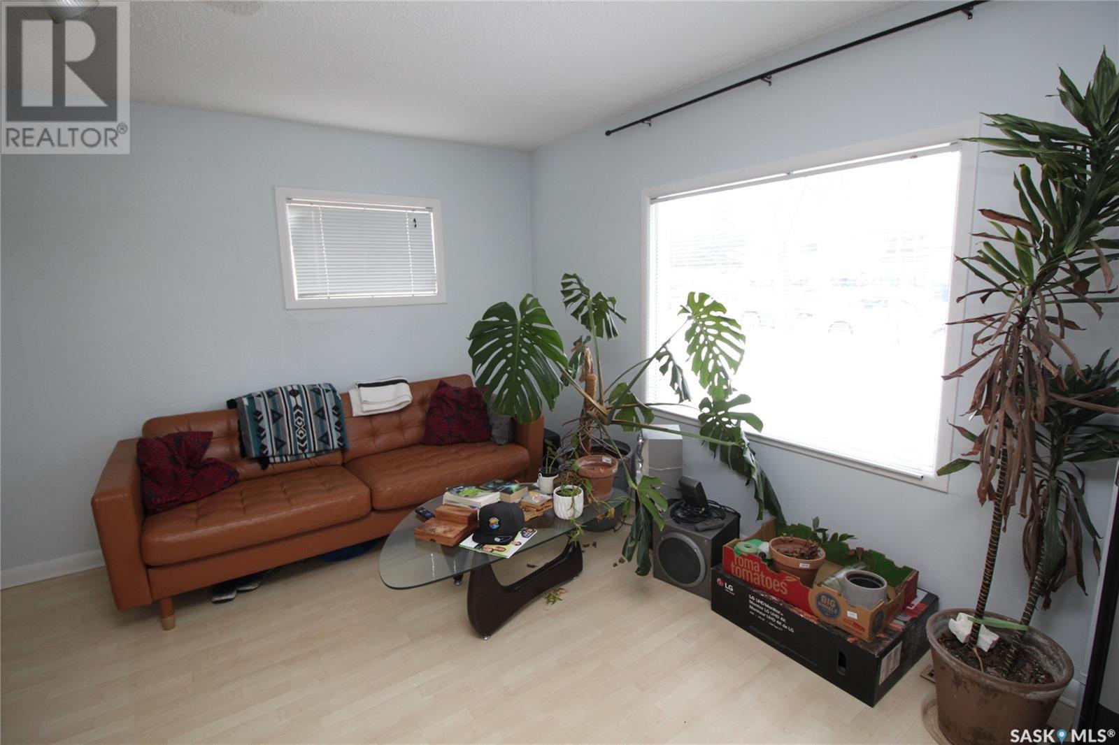Property at 321 Bottomley AVENUE N image 3