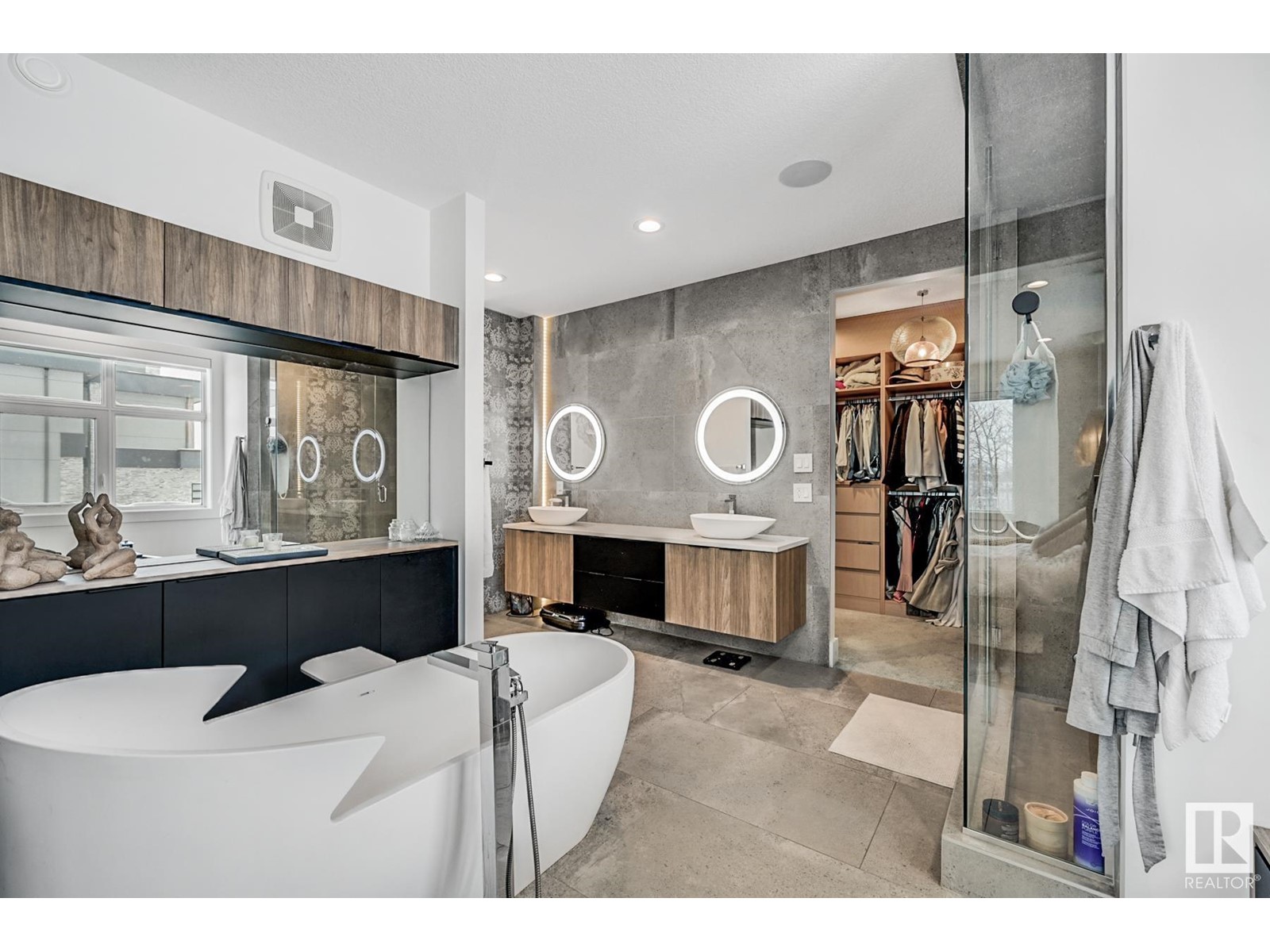 Property at 4097 WHISPERING RIVER DR NW image 3