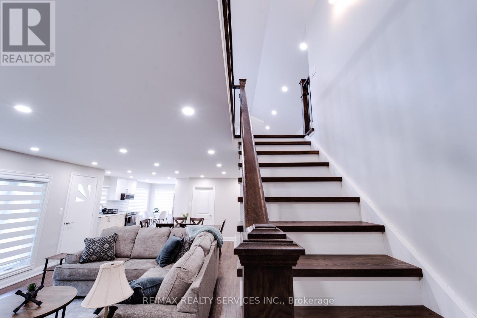 885 Glen Cedar Drive, Selwyn, Ontario  K9J 6X5 - Photo 18 - X12099824