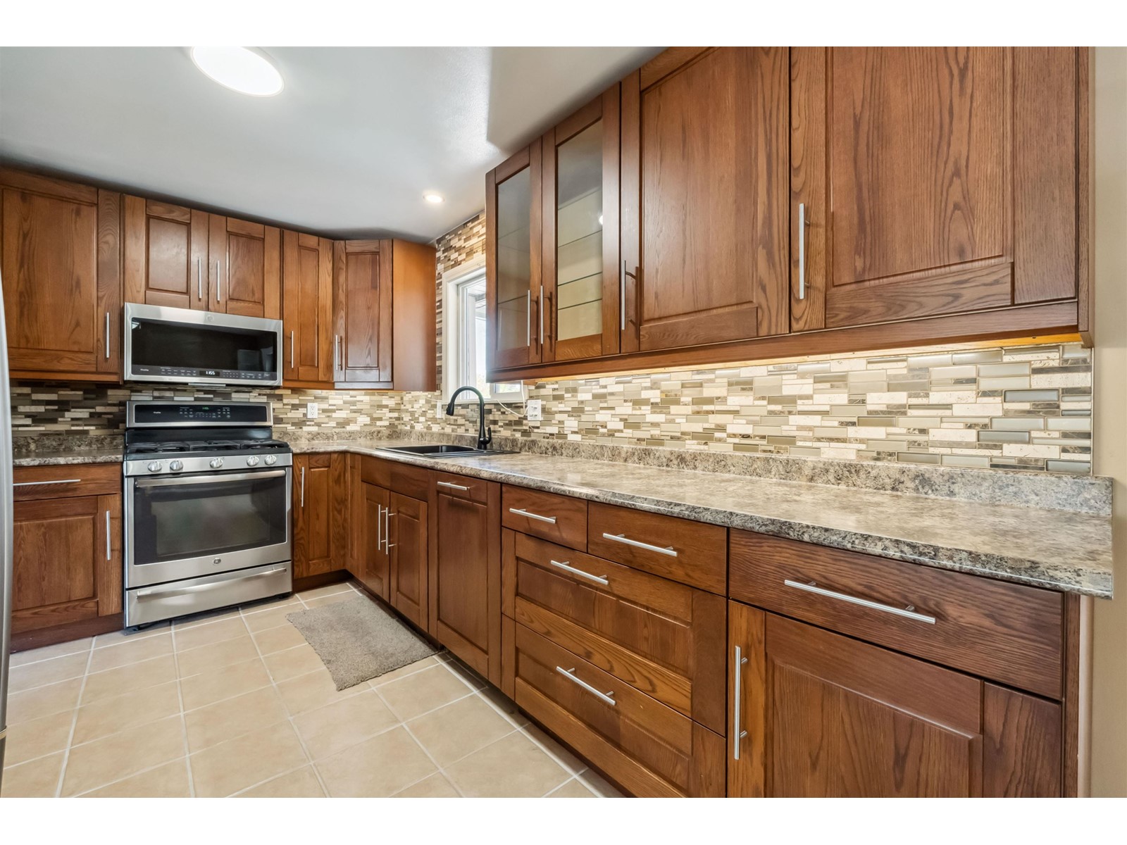 18329 Hunter Place, Surrey, British Columbia  V3S 5C6 - Photo 9 - R2992690
