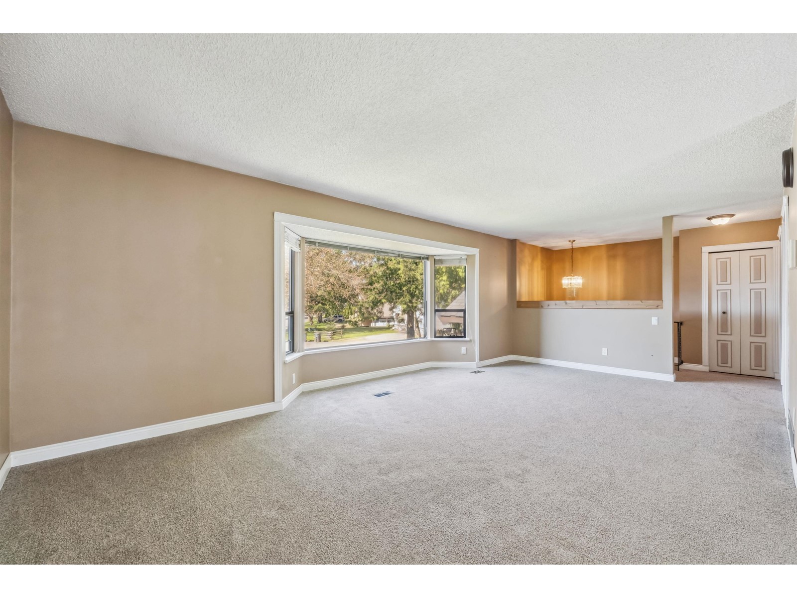 18329 Hunter Place, Surrey, British Columbia  V3S 5C6 - Photo 4 - R2992690