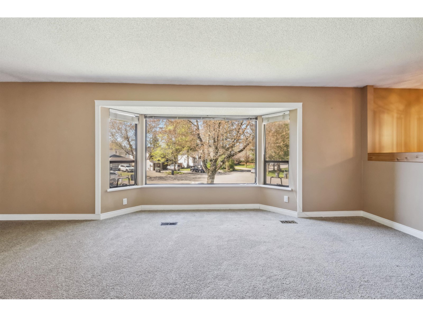 18329 Hunter Place, Surrey, British Columbia  V3S 5C6 - Photo 5 - R2992690