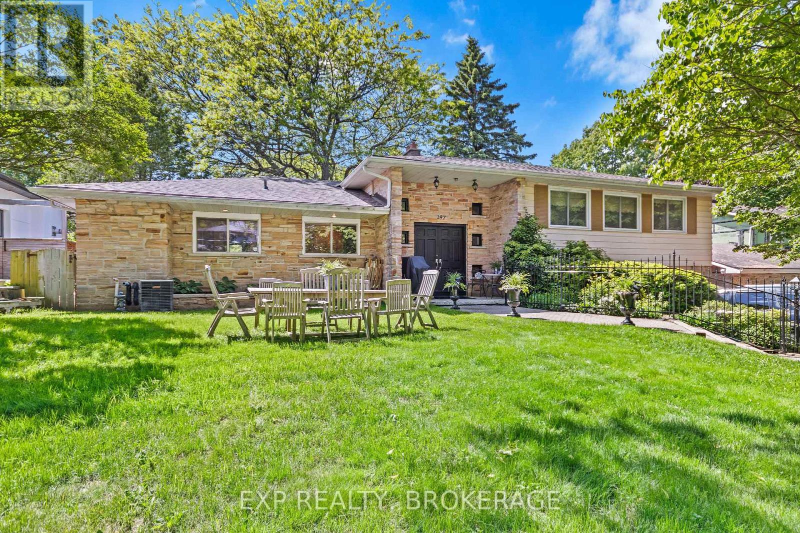 197 Fairway Hill Crescent, Kingston (Central City West), Ontario  K7M 2V5 - Photo 2 - X12099881