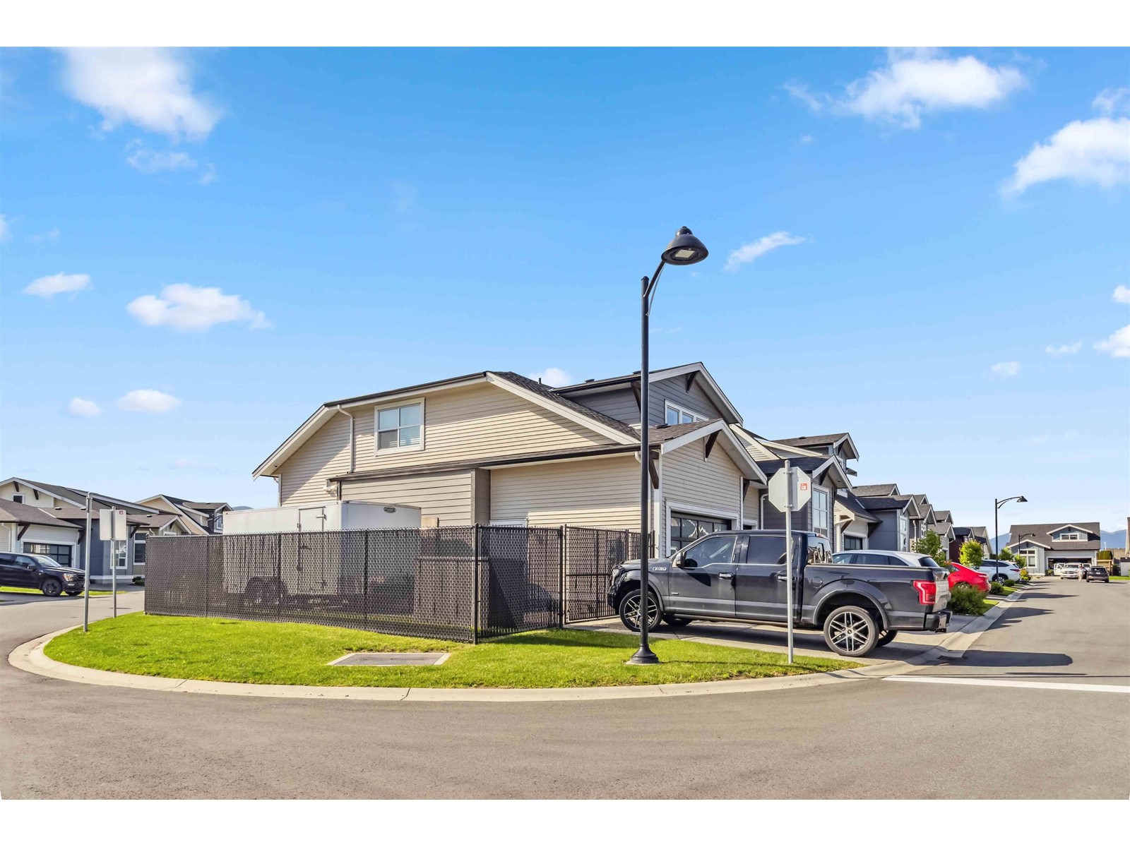 Property at 128 46213 HAKWELES ROAD image 4