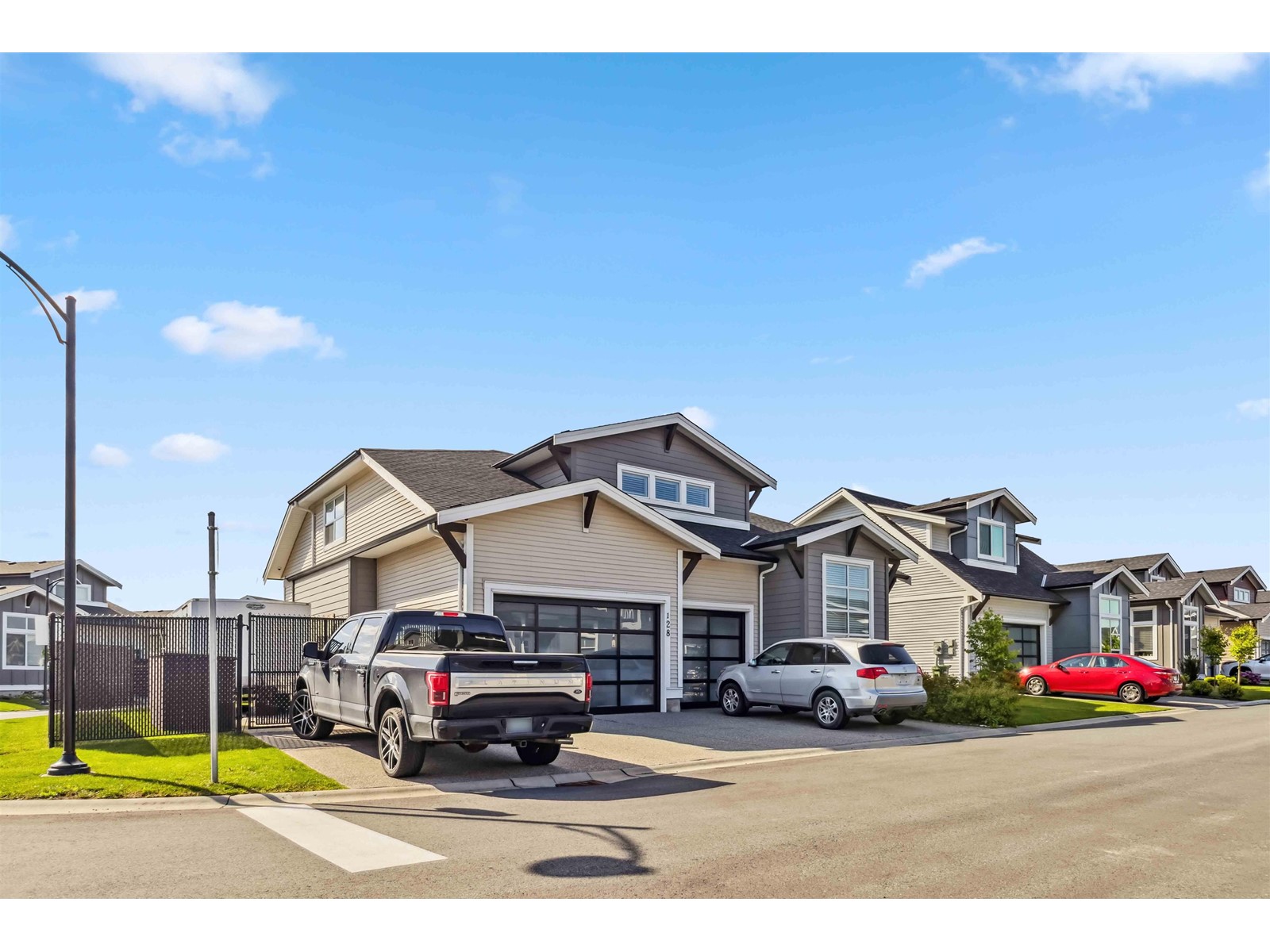 Property at 128 46213 HAKWELES ROAD image 3