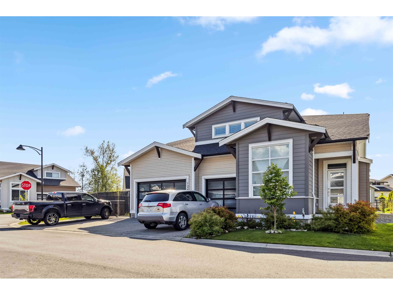 Property at 128 46213 HAKWELES ROAD image 2