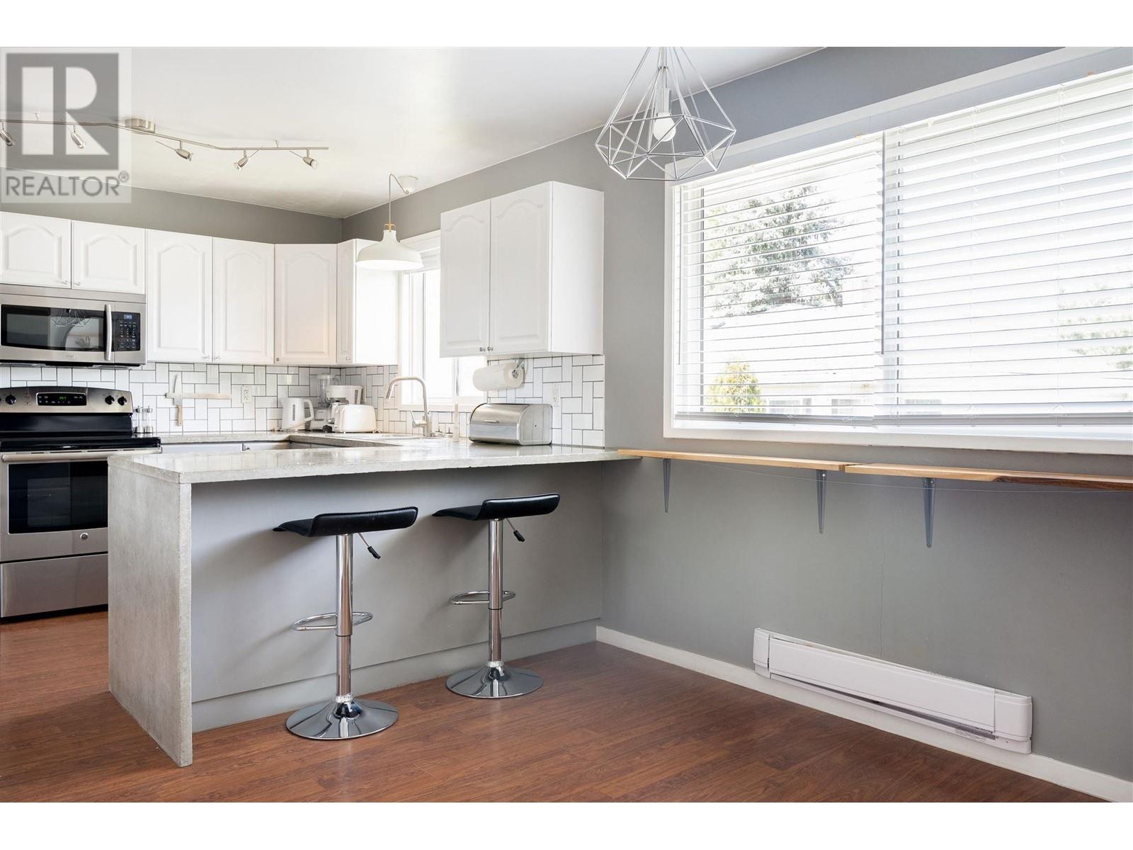 Property at 1343 Highland Drive S Unit# 2 image 4
