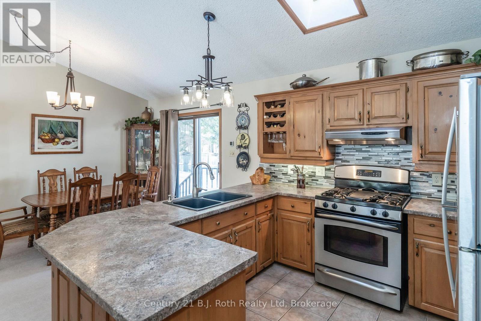 100 Tall Pines Drive, Tiny, Ontario  L9M 0H4 - Photo 10 - S12015405