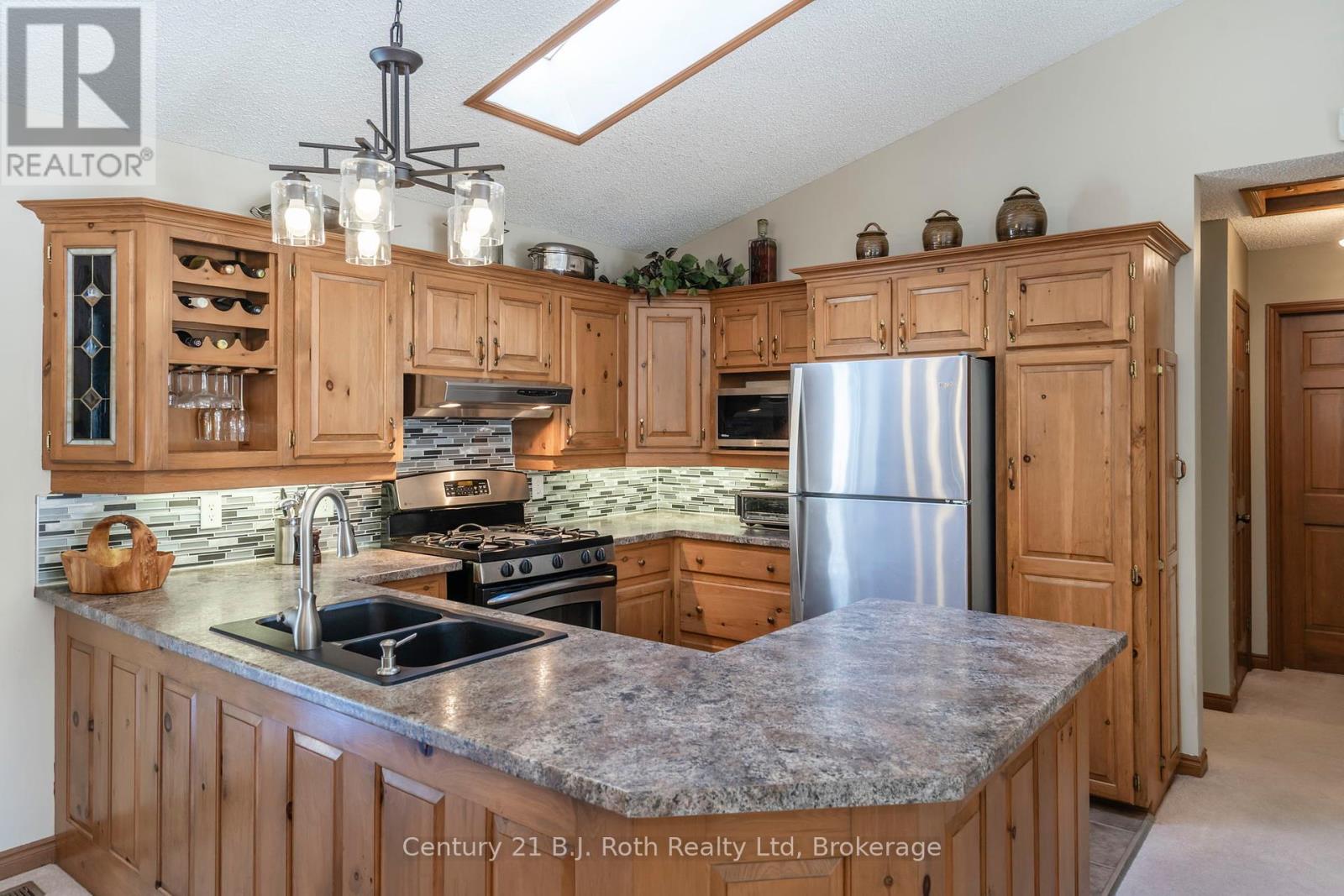 100 Tall Pines Drive, Tiny, Ontario  L9M 0H4 - Photo 8 - S12015405