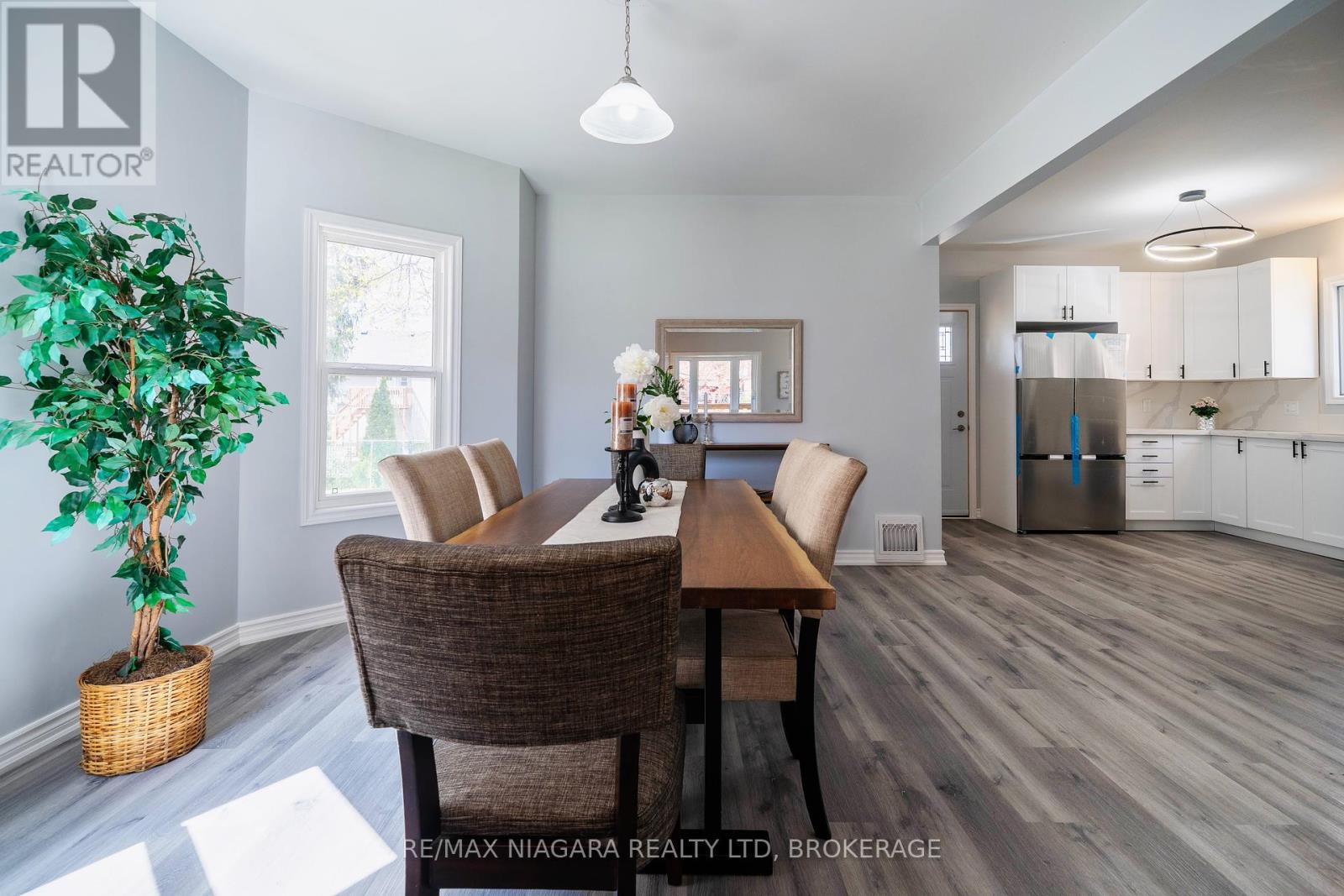 4749 Epworth Circle, Niagara Falls, Ontario  L2E 1E1 - Photo 13 - X12099884