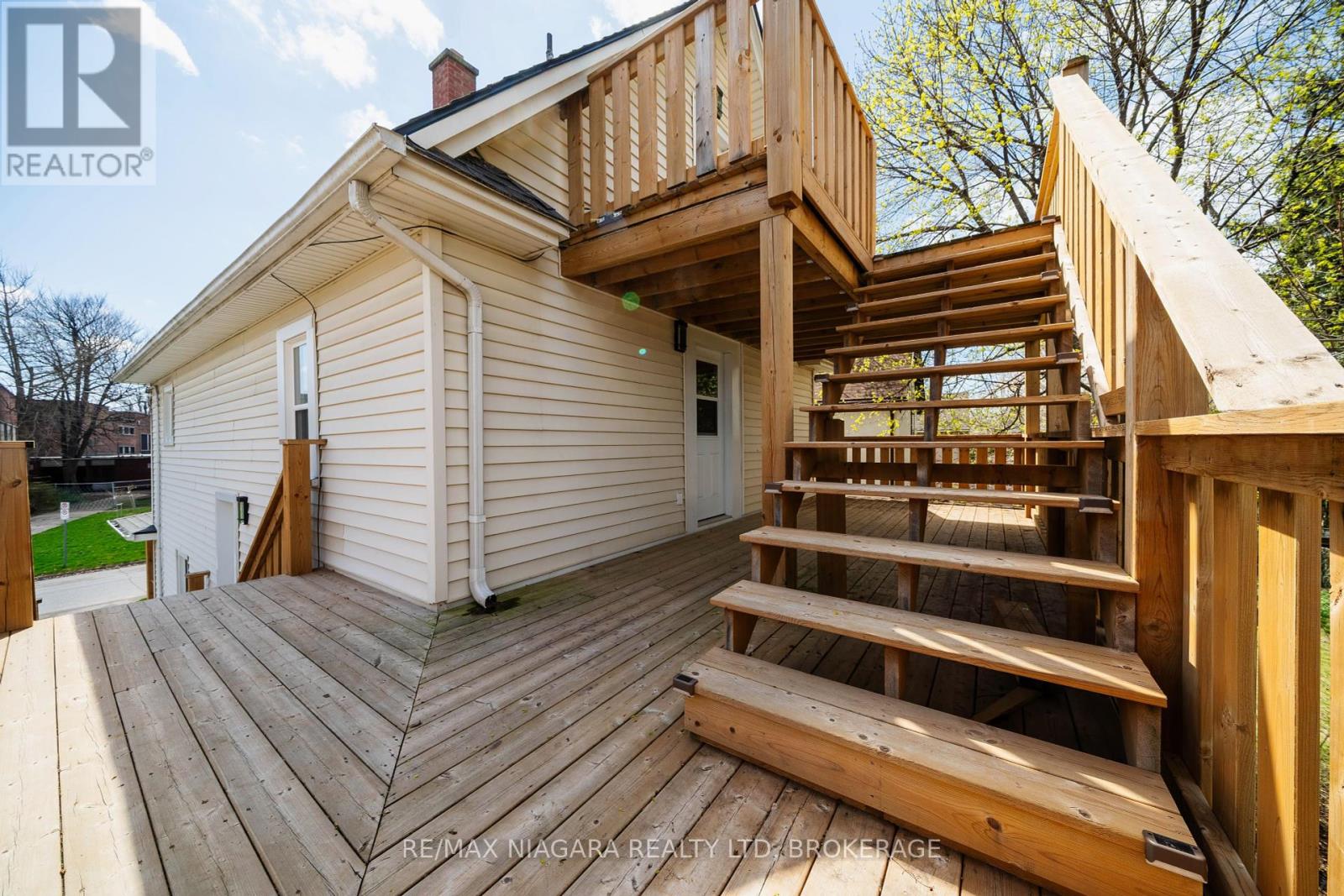 4749 Epworth Circle, Niagara Falls, Ontario  L2E 1E1 - Photo 43 - X12099884