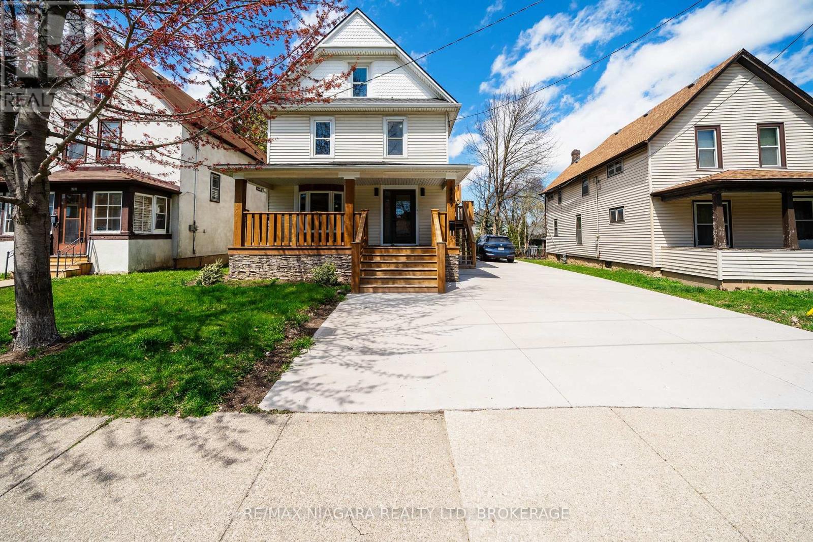 4749 Epworth Circle, Niagara Falls, Ontario  L2E 1E1 - Photo 6 - X12099884