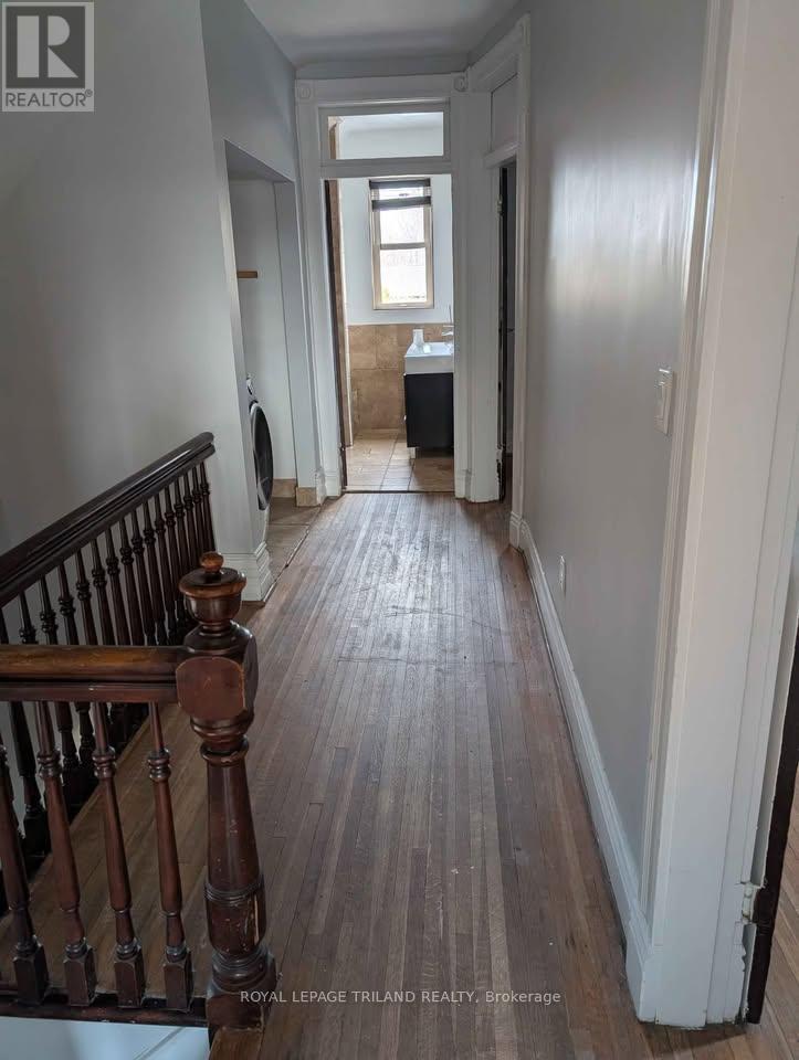 Main - 572 Oxford Street E, London East, Ontario  N5Y 3J1 - Photo 12 - X12095640