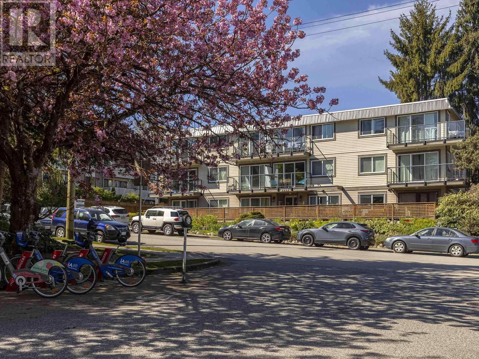 12 2223 PRINCE EDWARD STREET, Vancouver, British Columbia