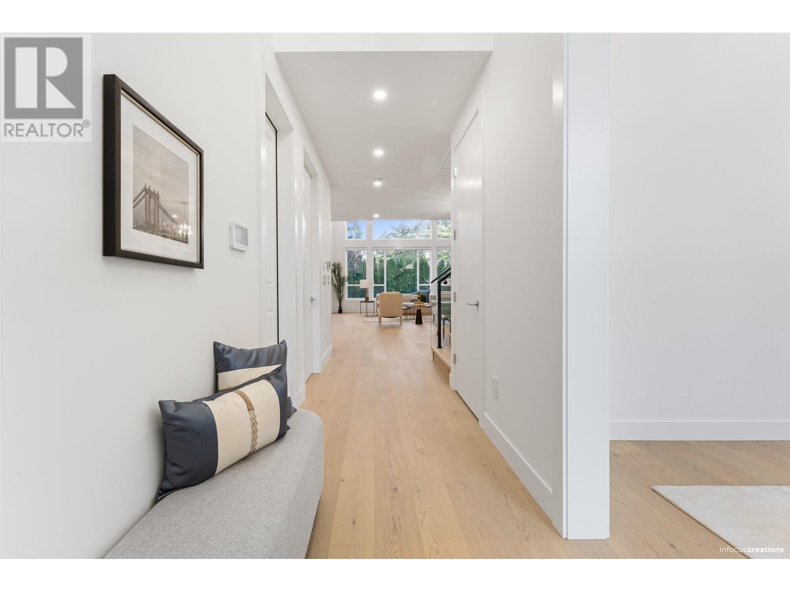 Property at 5754 16A AVENUE image 4